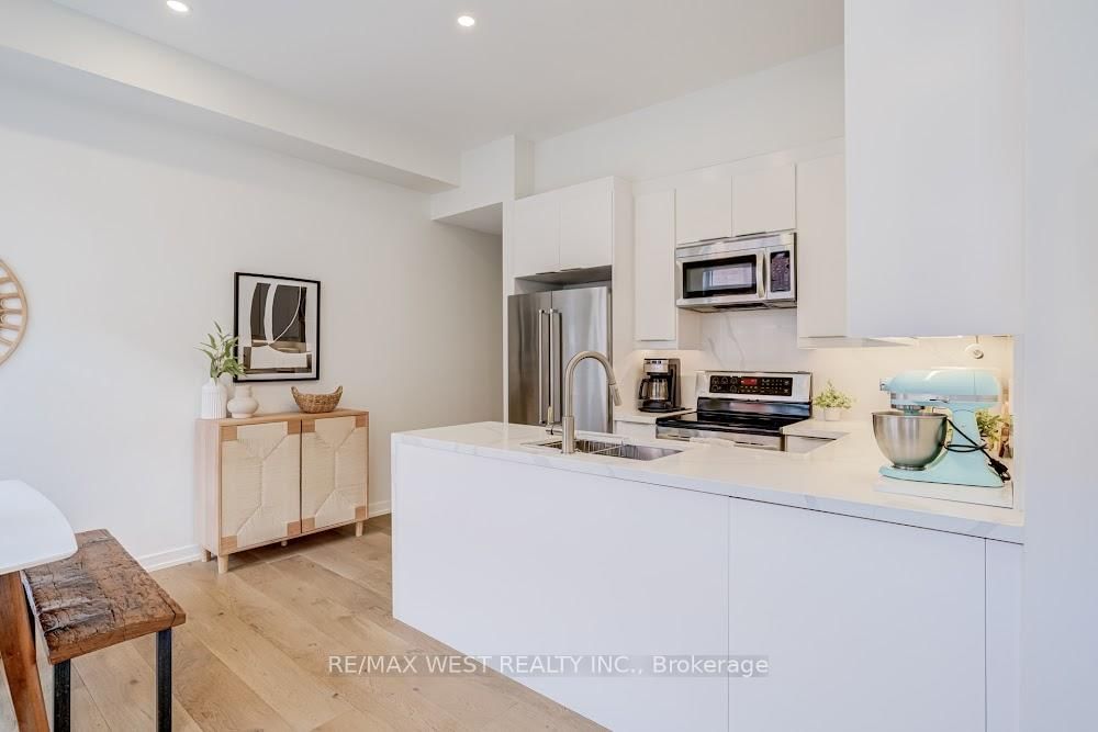 Photo 9 of Unit 3, 1396 Bloor St W, Toronto, Dovercourt-Wallace Emerson-Junction — HOMEH