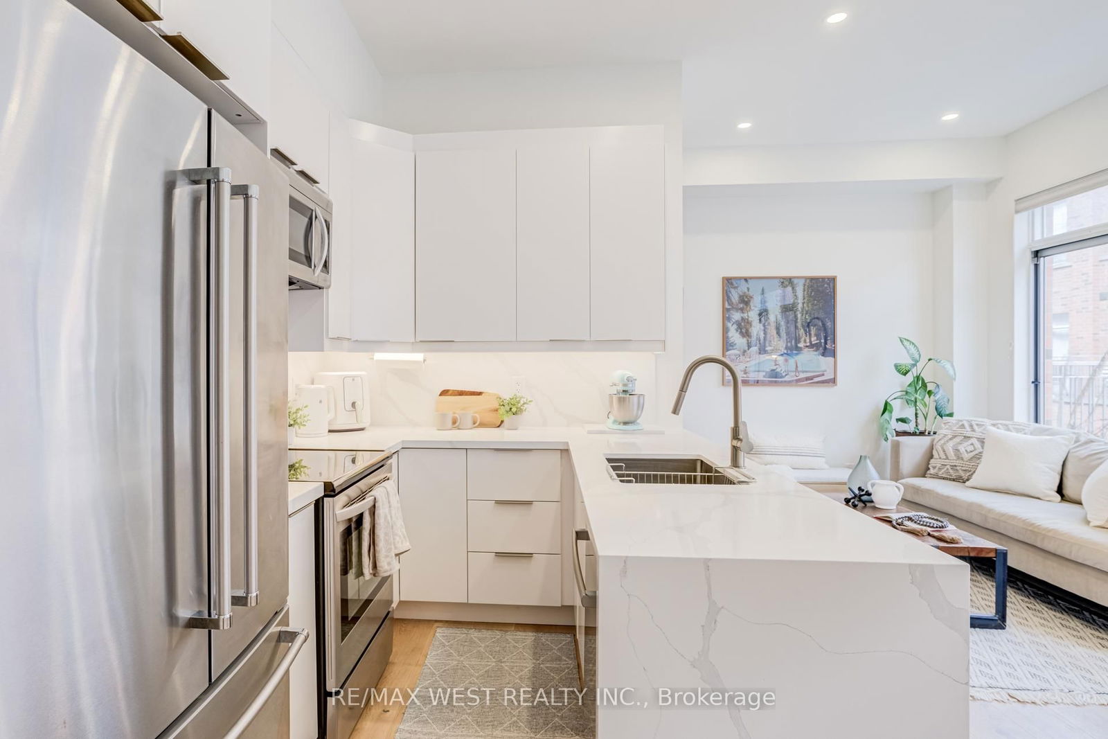 Photo 4 of Unit 3, 1396 Bloor St W, Toronto, Dovercourt-Wallace Emerson-Junction — HOMEH
