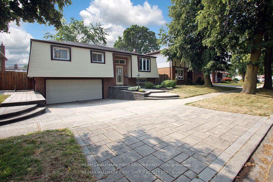 Photo 2 of 89 Michael Boulevard, Whitby, Lynde Creek — HOMEH