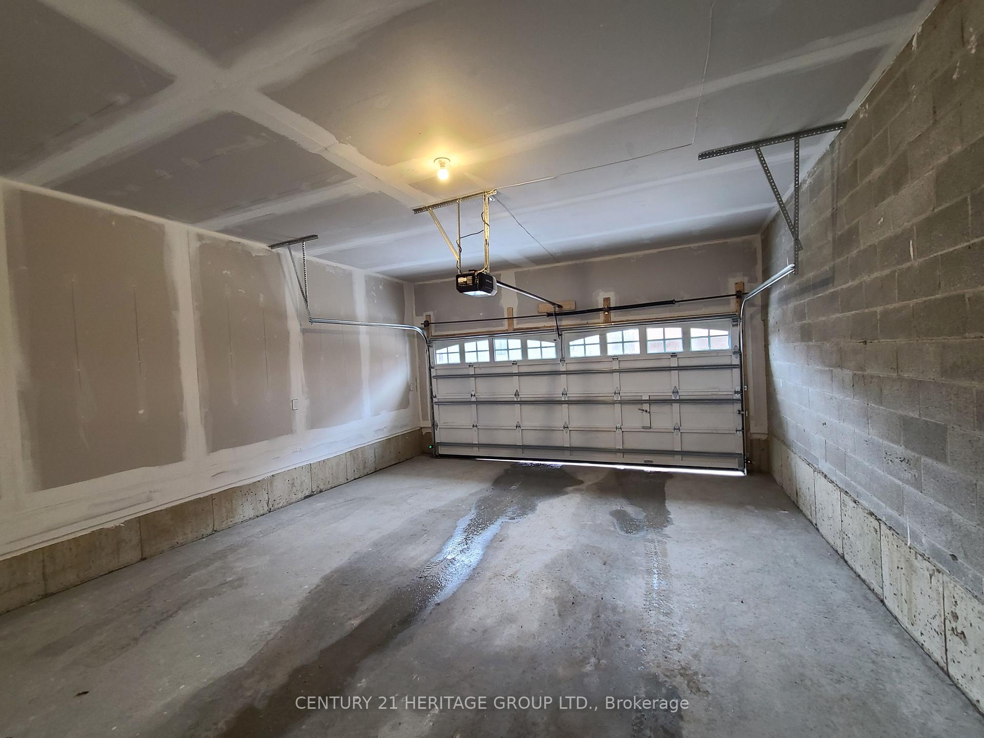 Photo 32 of 173 Coronation Road, Whitby, Rural Whitby — HOMEH