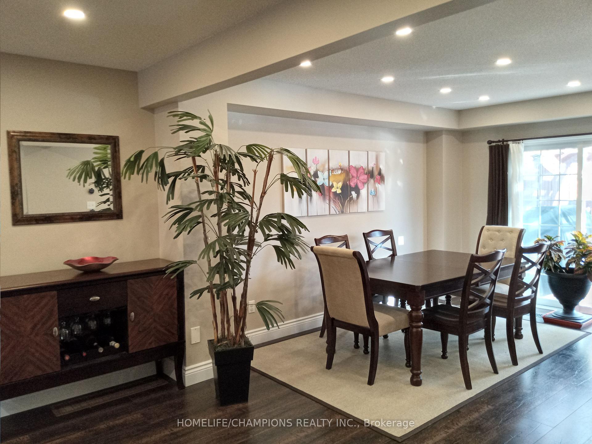 Photo 4 of 147 Stokely Crescent, Whitby, Downtown Whitby — HOMEH