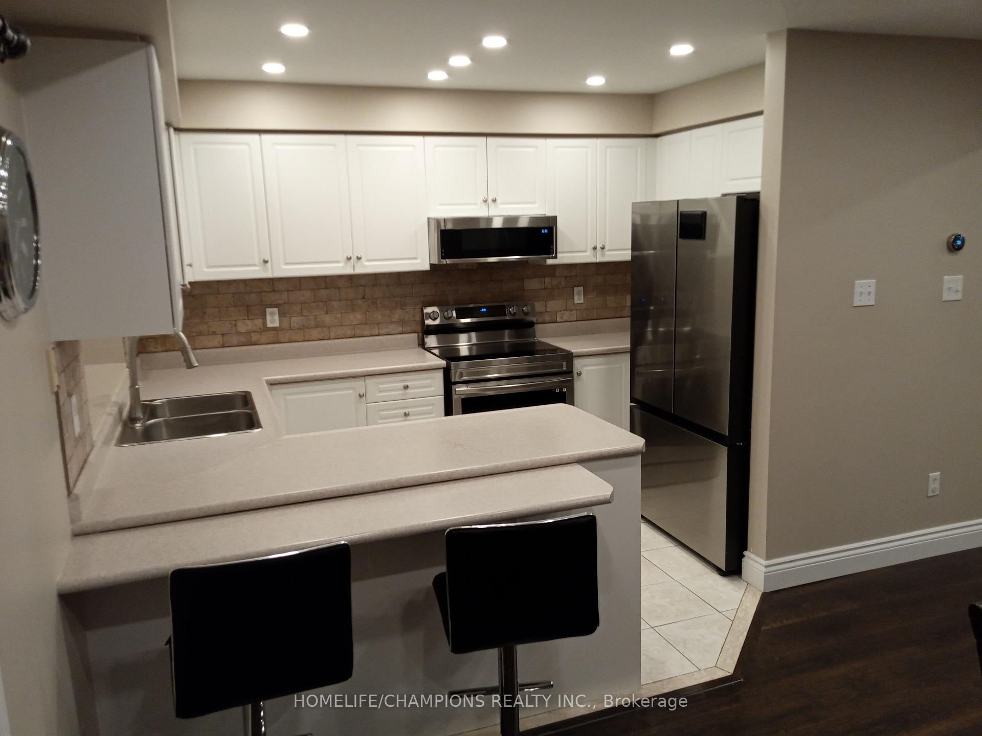 Photo 6 of 147 Stokely Crescent, Whitby, Downtown Whitby — HOMEH
