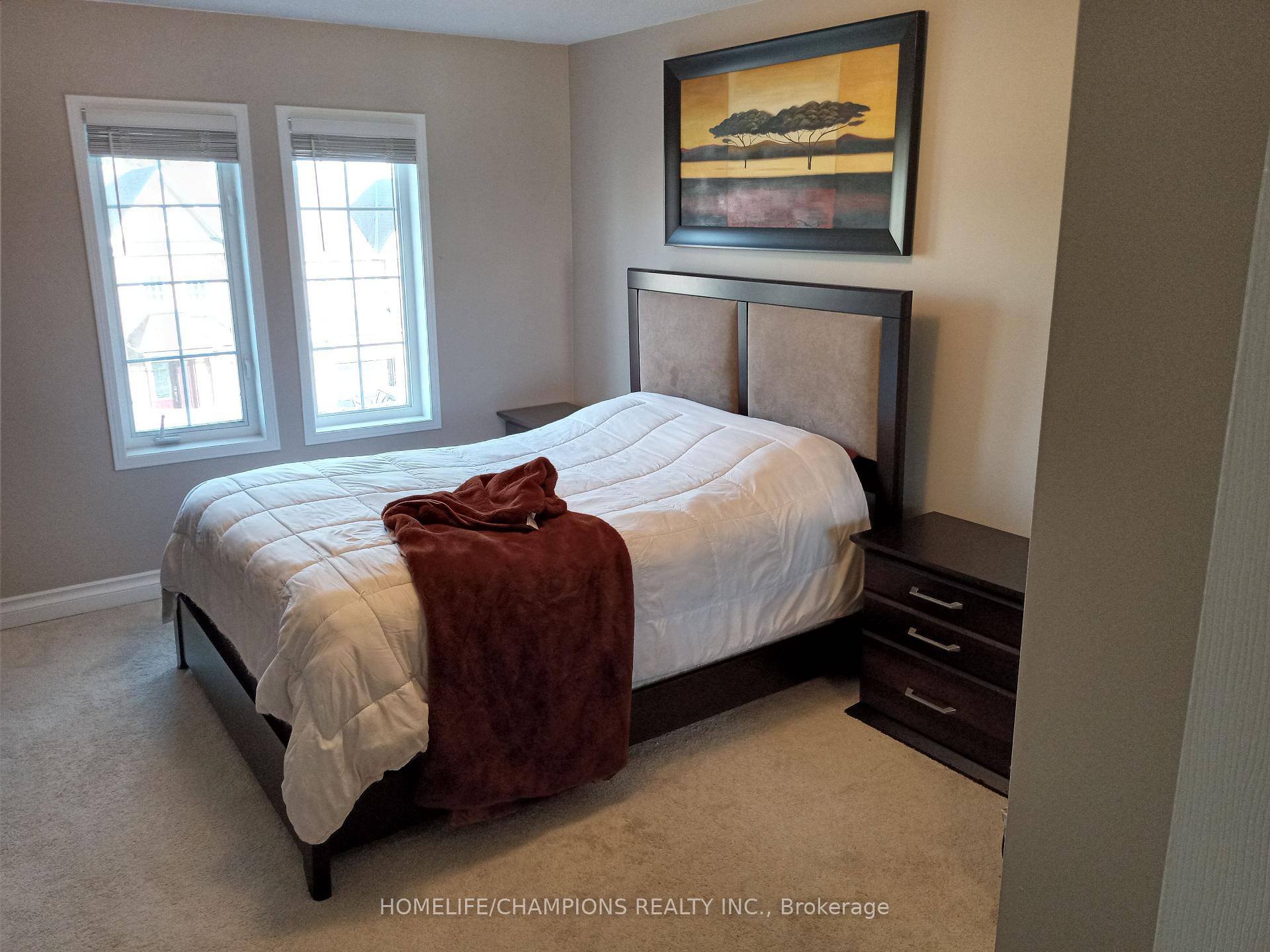 Photo 12 of 147 Stokely Crescent, Whitby, Downtown Whitby — HOMEH