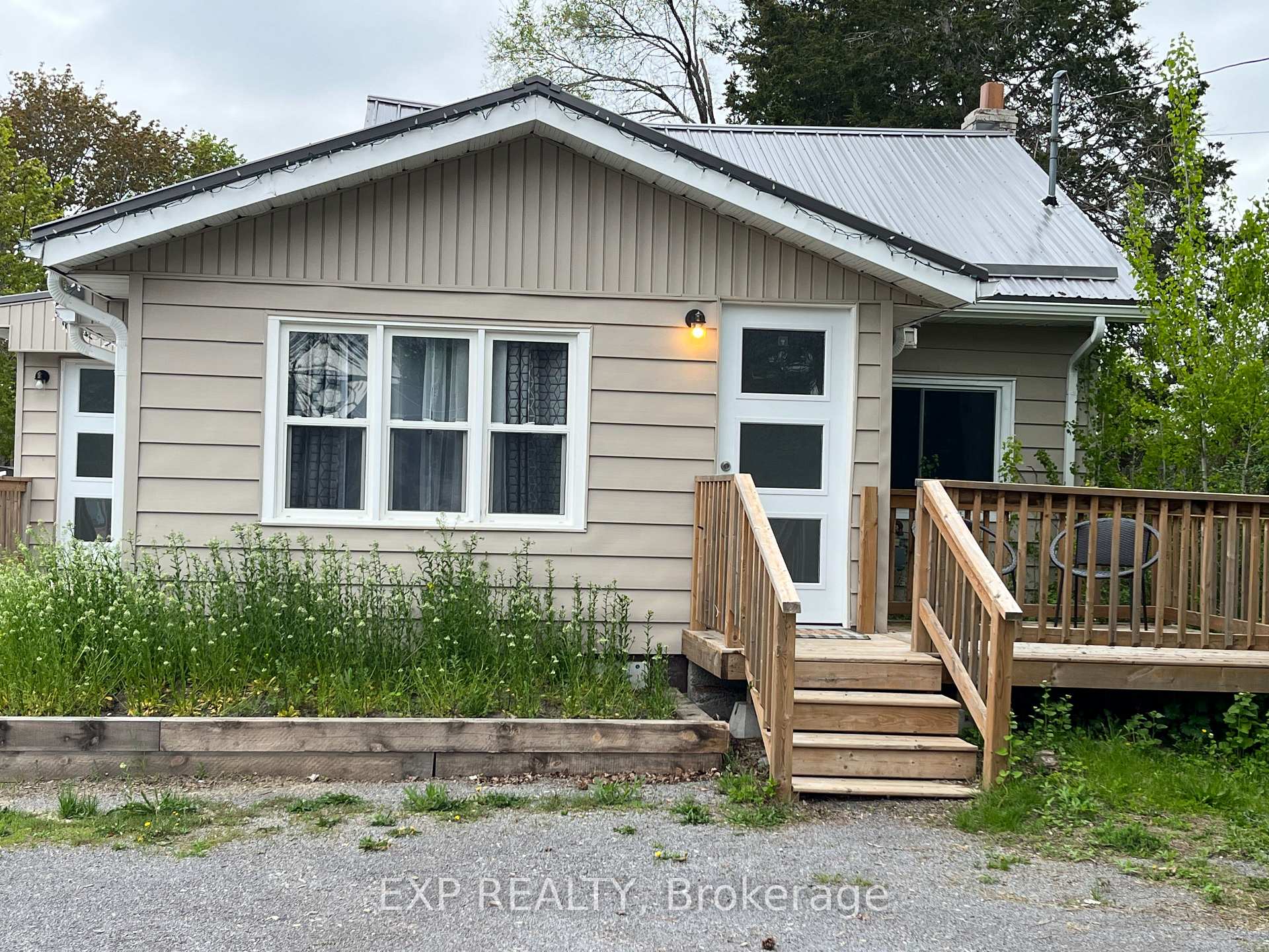 Front of 22166 Loyalist Parkway