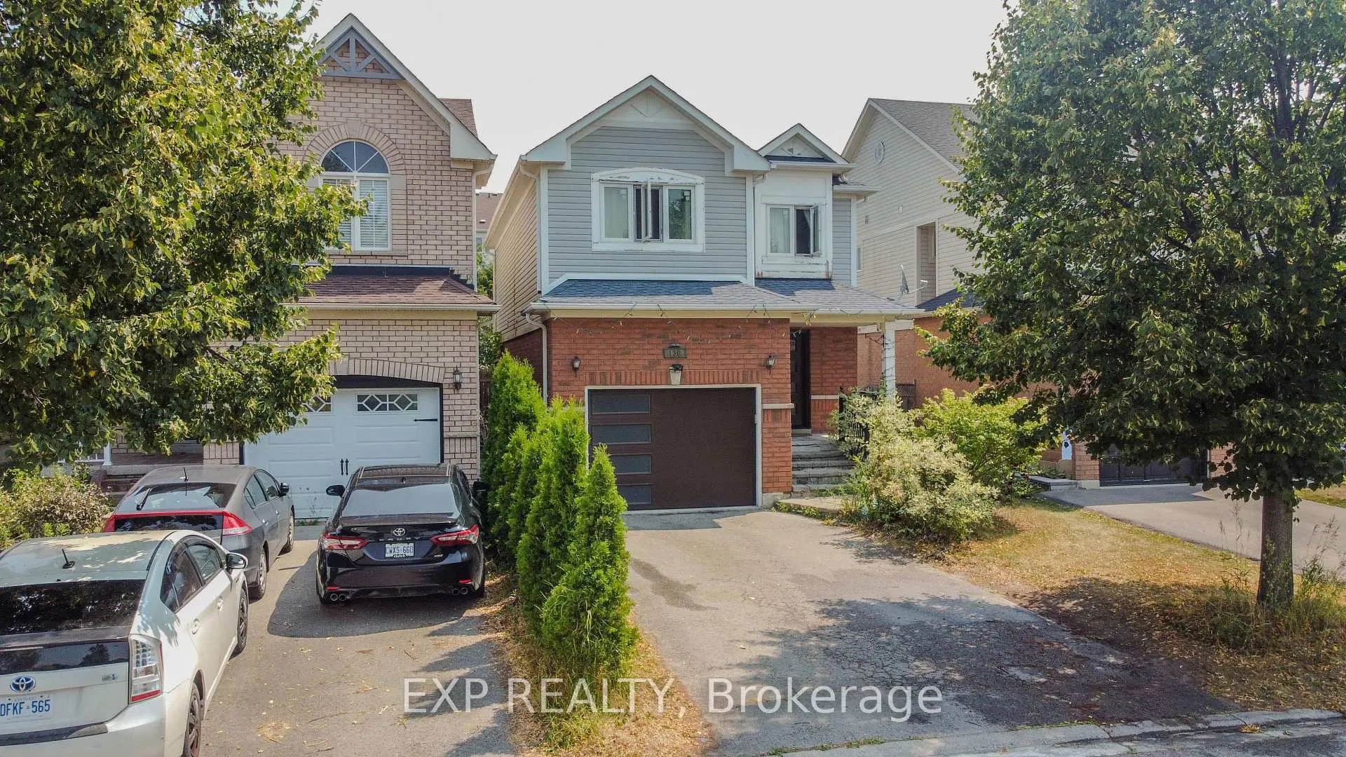 Photo 3 of 136 Kirkland Place, Whitby, Williamsburg — HOMEH
