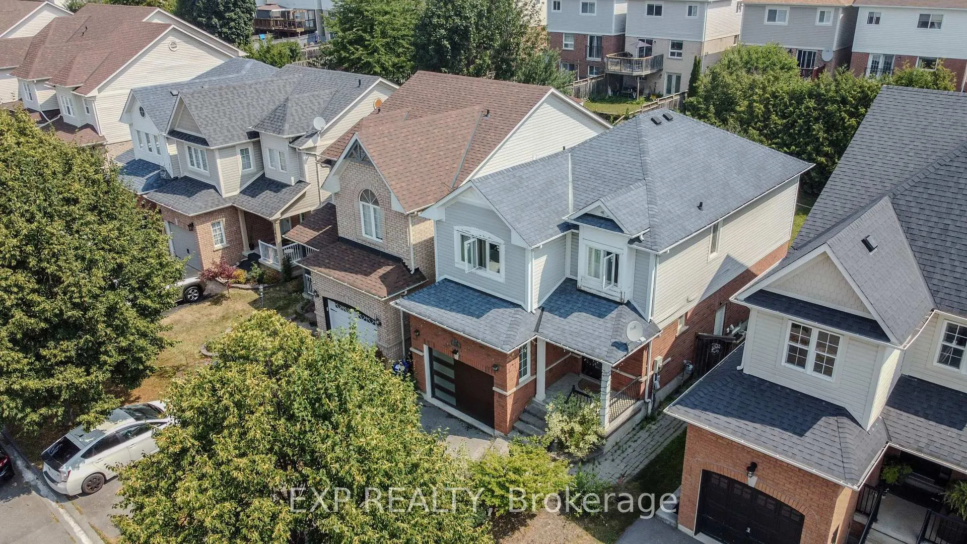 Photo 4 of 136 Kirkland Place, Whitby, Williamsburg — HOMEH