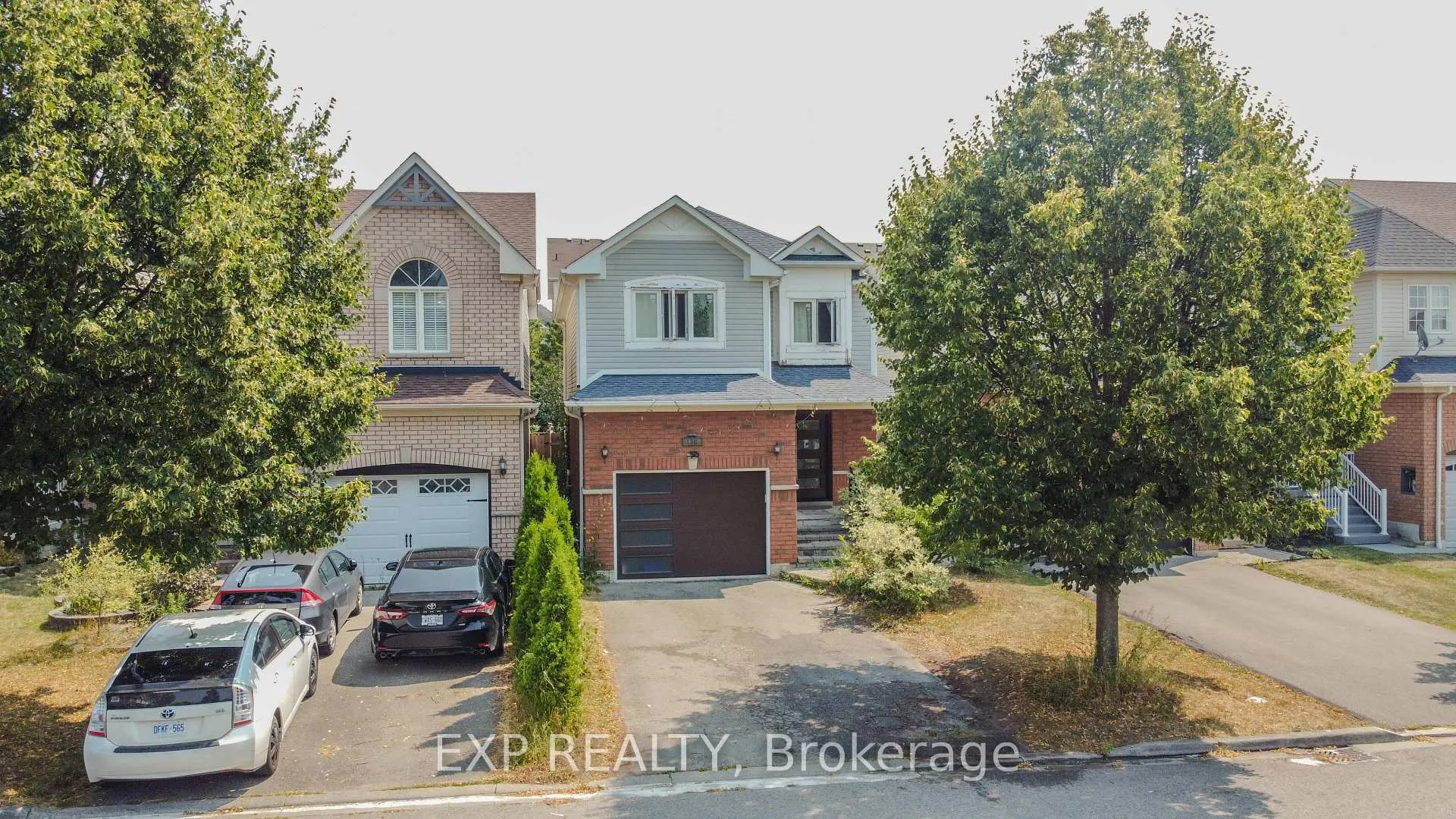 Photo 9 of 136 Kirkland Place, Whitby, Williamsburg — HOMEH