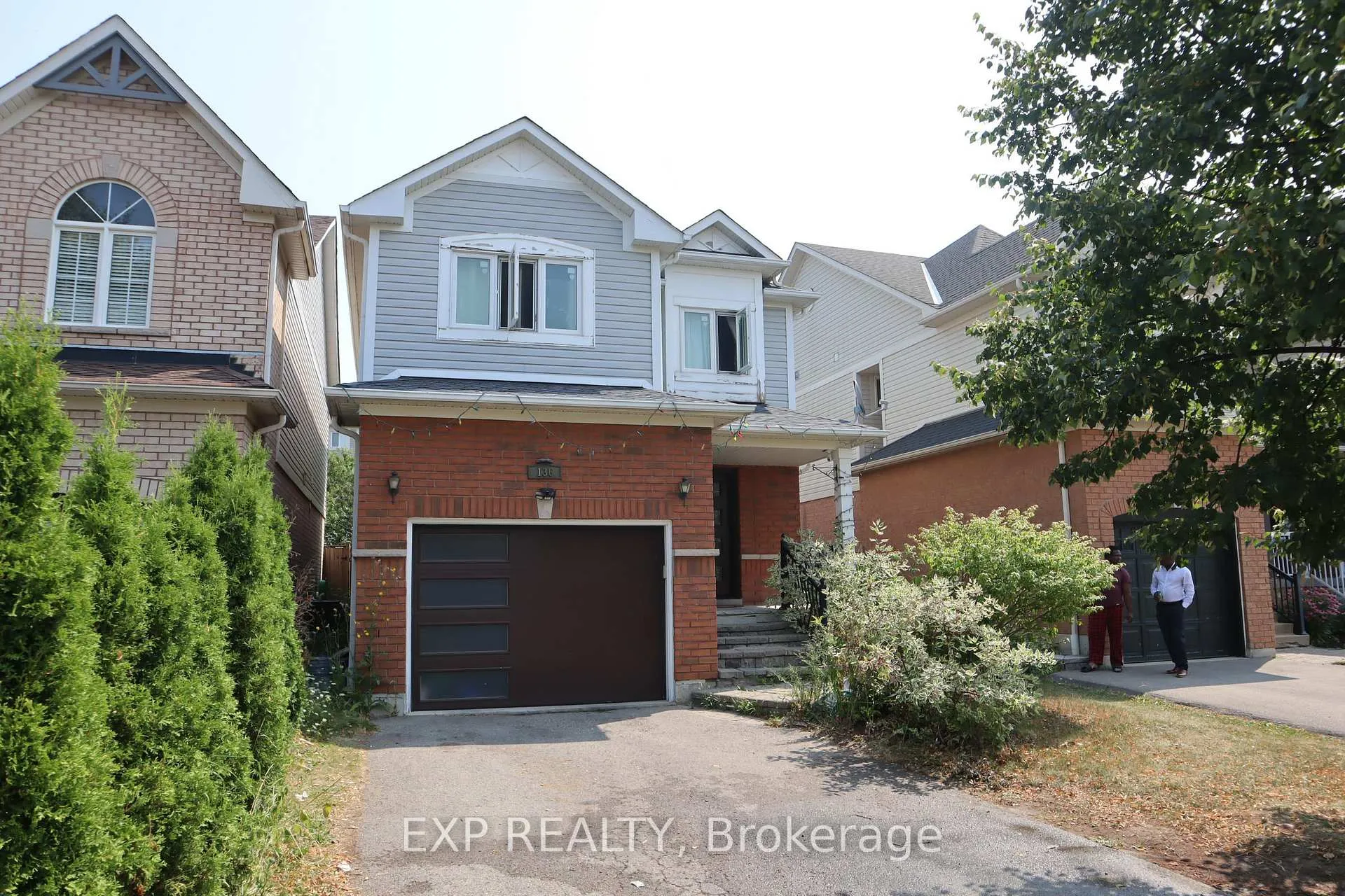 Photo 10 of 136 Kirkland Place, Whitby, Williamsburg — HOMEH