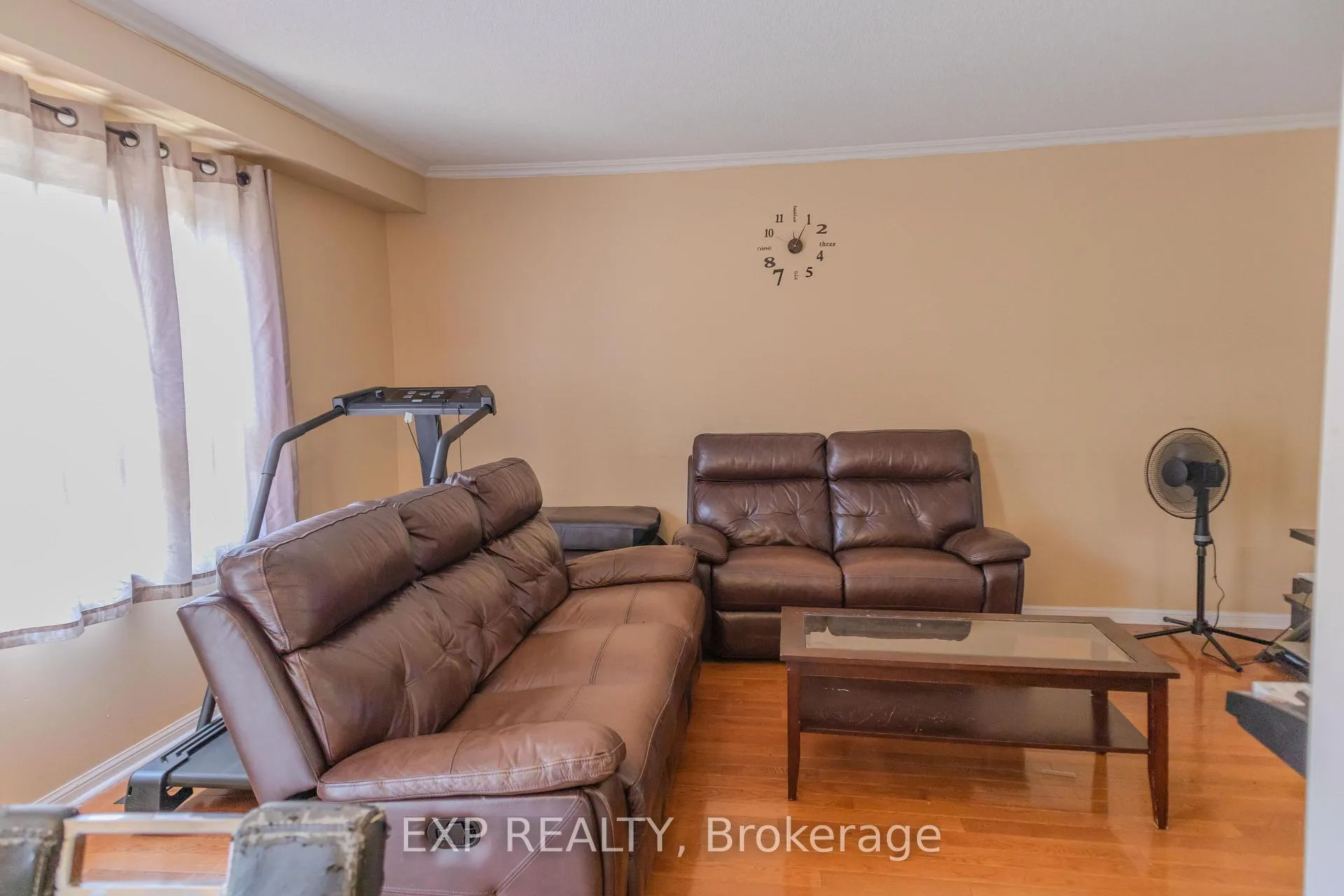 Photo 12 of 136 Kirkland Place, Whitby, Williamsburg — HOMEH