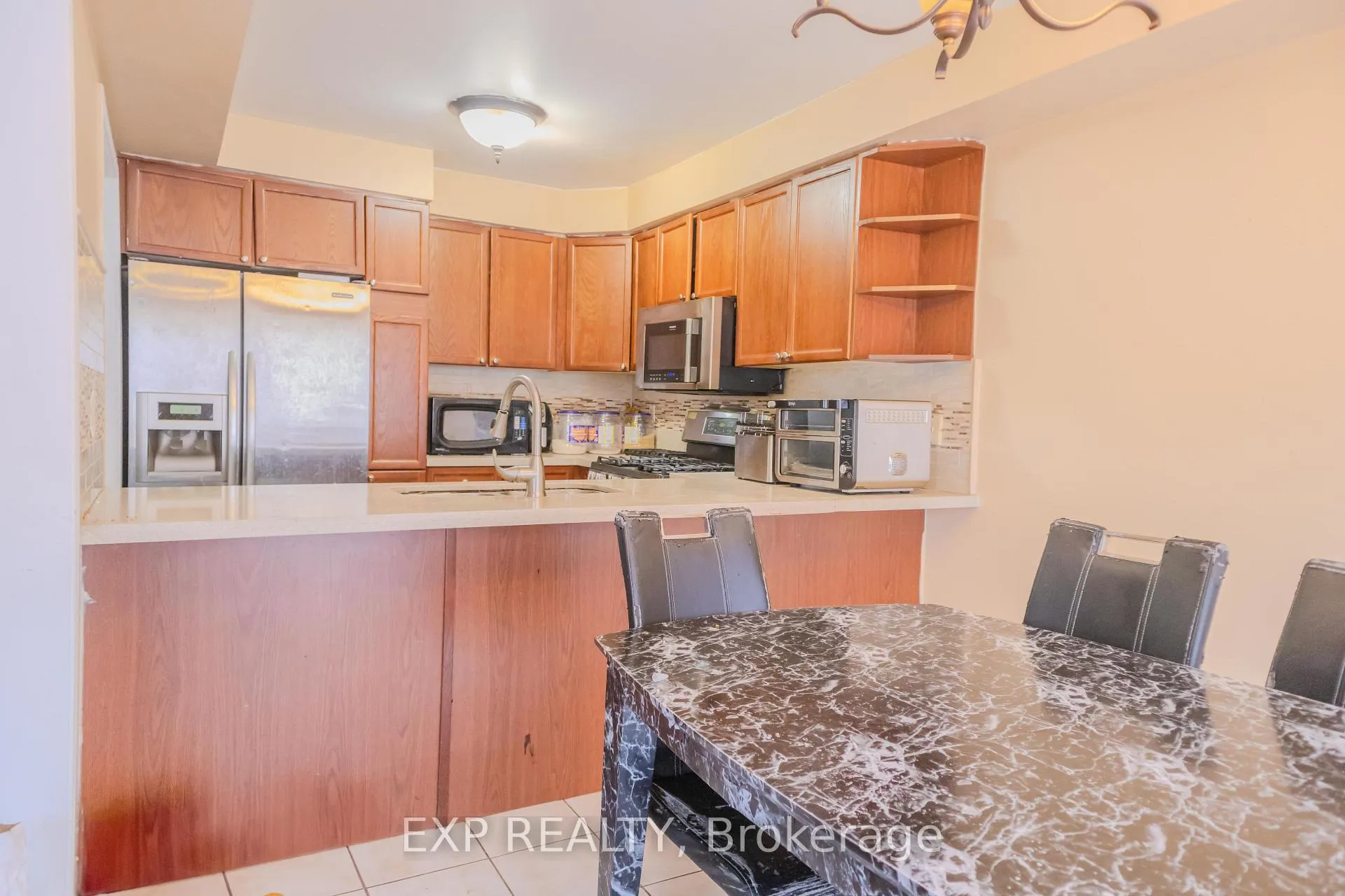 Photo 17 of 136 Kirkland Place, Whitby, Williamsburg — HOMEH