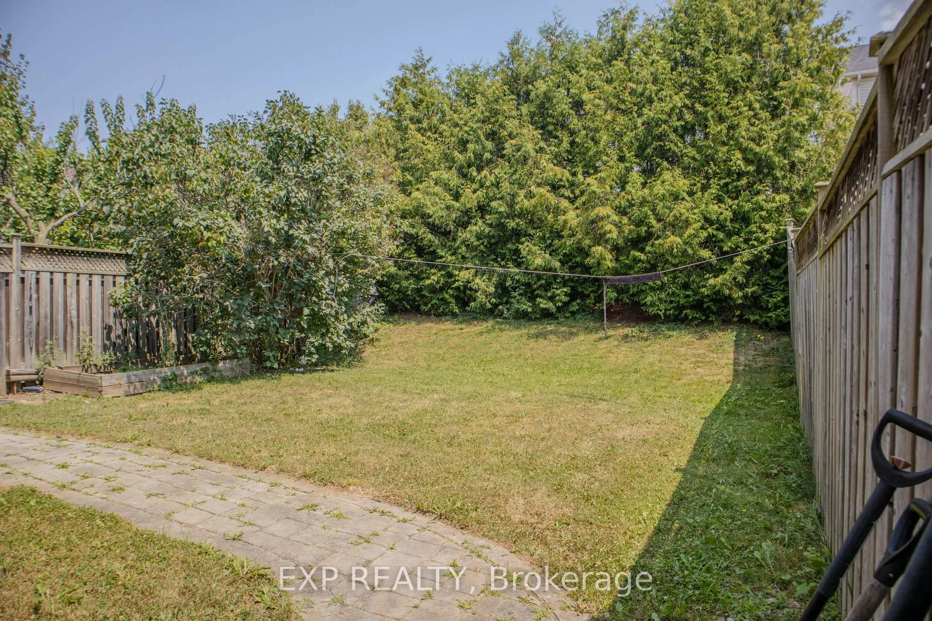Photo 32 of 136 Kirkland Place, Whitby, Williamsburg — HOMEH