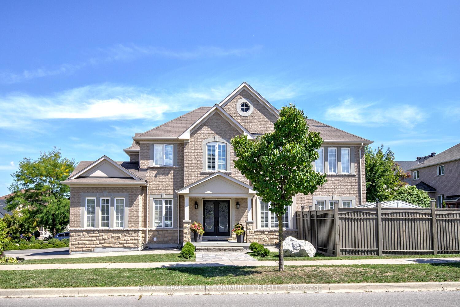 Photo 3 of 45 Pullman Road, Vaughan, Patterson — HOMEH