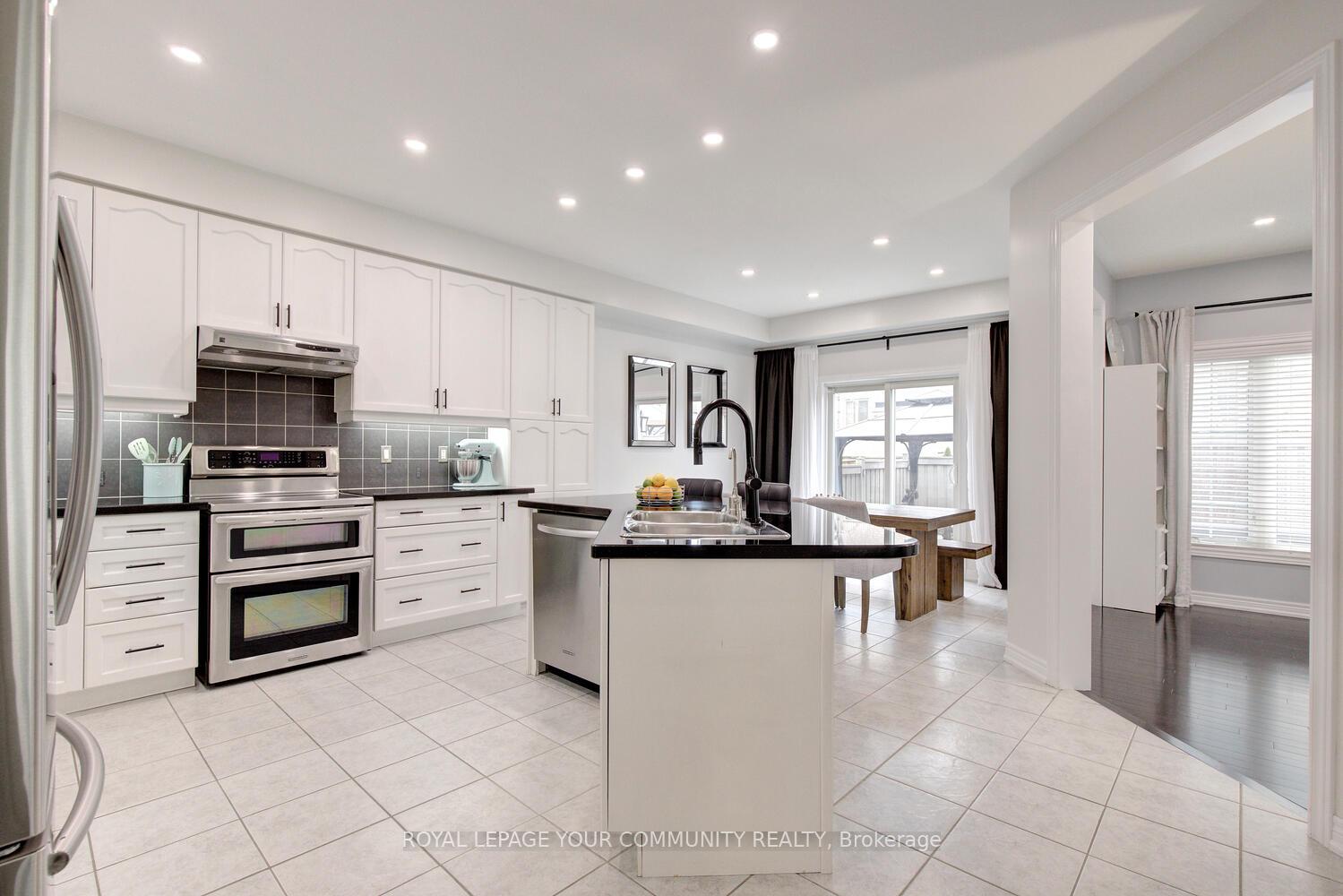 Photo 6 of 45 Pullman Road, Vaughan, Patterson — HOMEH