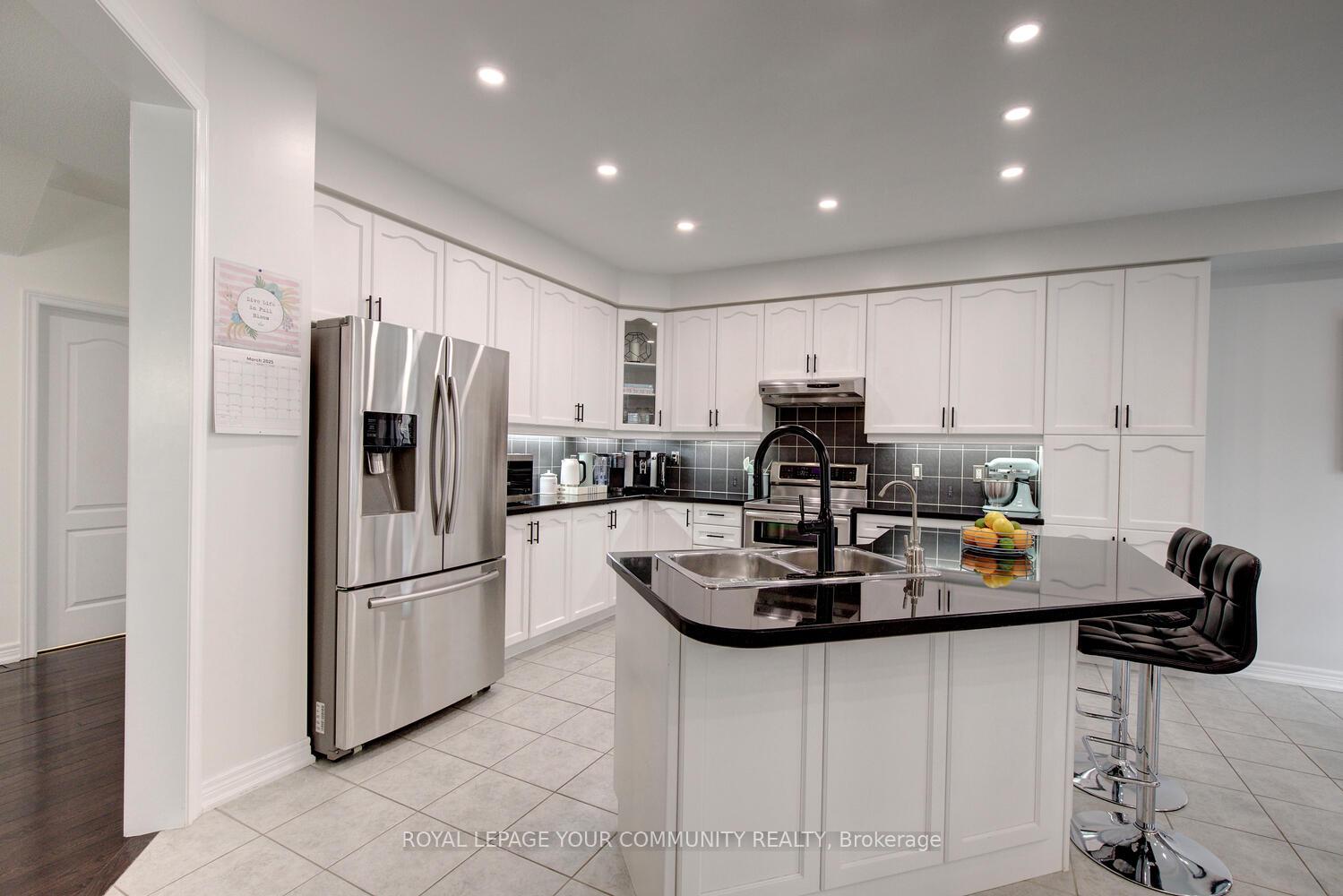 Photo 8 of 45 Pullman Road, Vaughan, Patterson — HOMEH