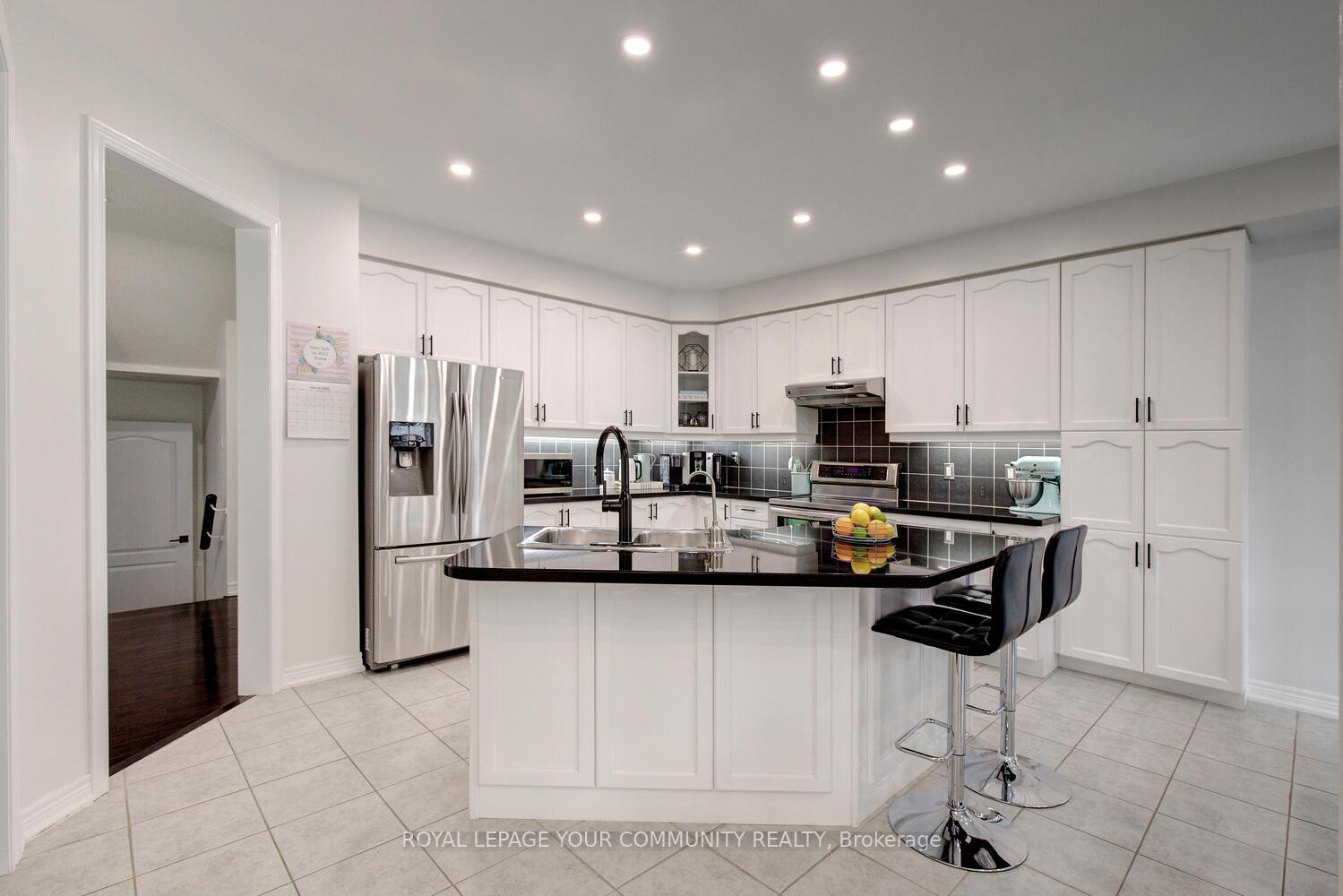 Photo 9 of 45 Pullman Road, Vaughan, Patterson — HOMEH