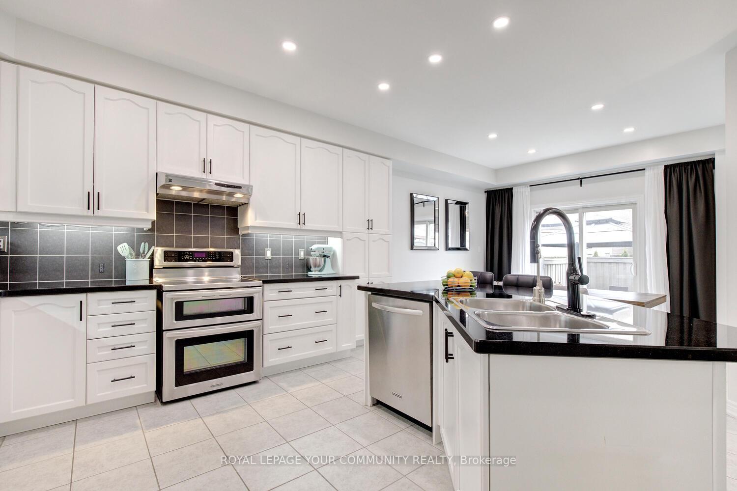 Photo 12 of 45 Pullman Road, Vaughan, Patterson — HOMEH