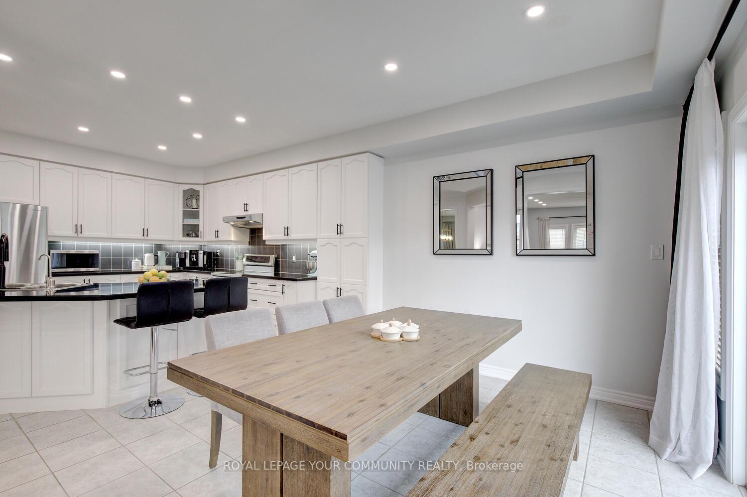 Photo 19 of 45 Pullman Road, Vaughan, Patterson — HOMEH