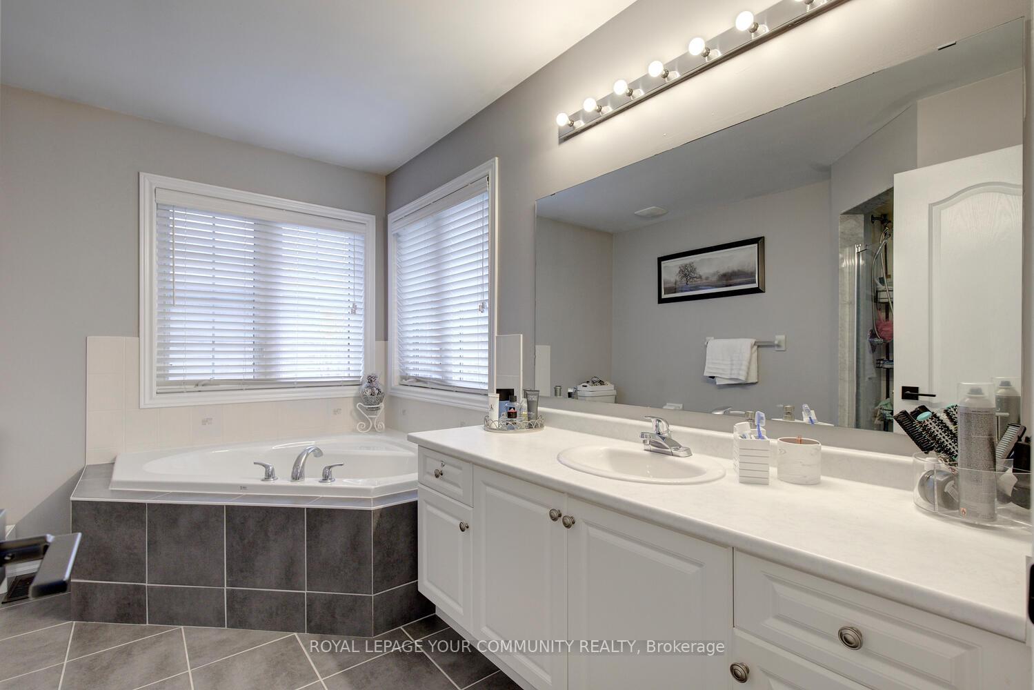 Photo 32 of 45 Pullman Road, Vaughan, Patterson — HOMEH