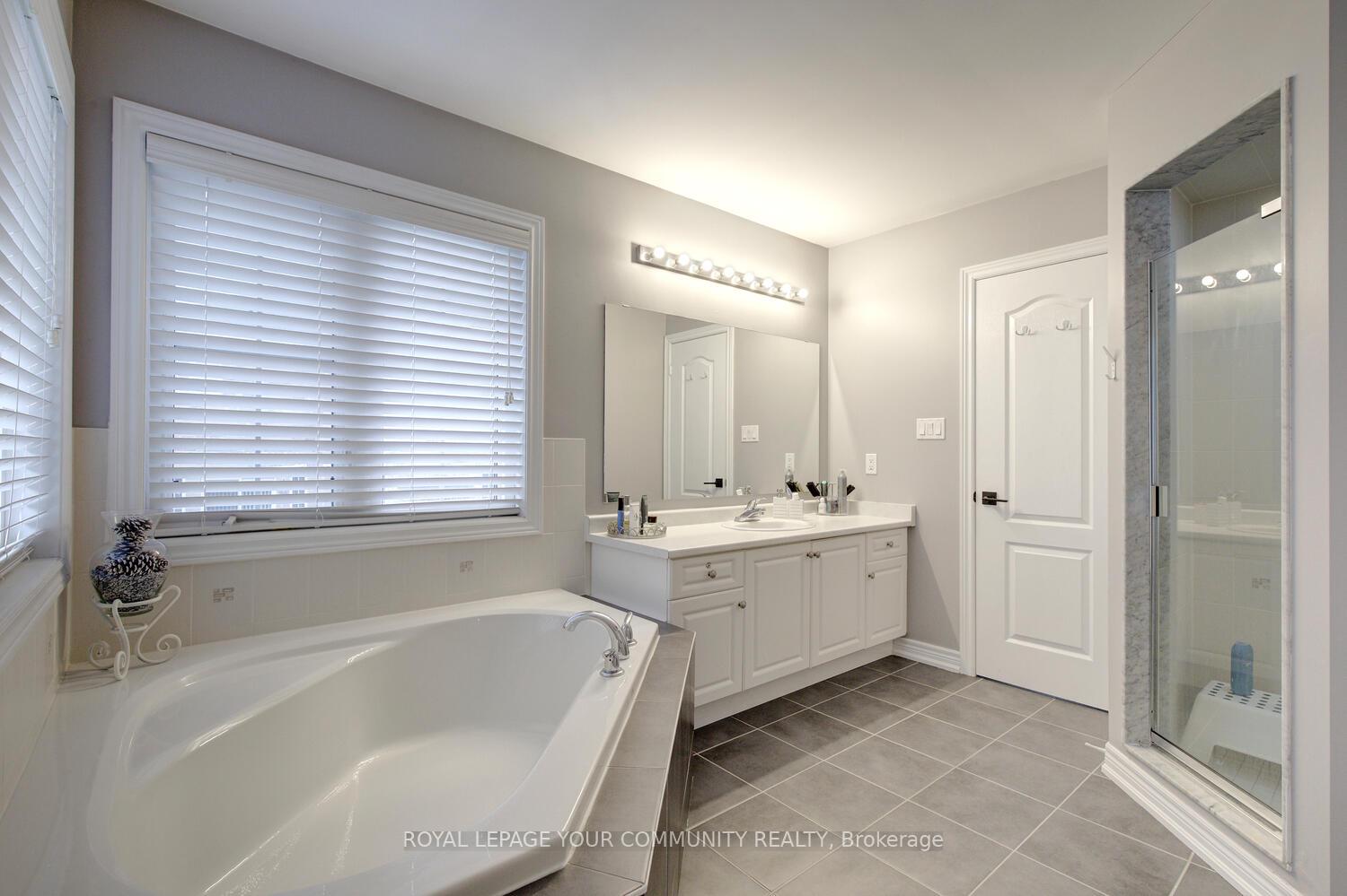 Photo 33 of 45 Pullman Road, Vaughan, Patterson — HOMEH