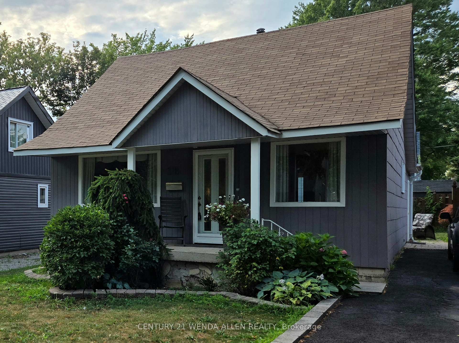 Photo 1 of 18 George Street, Ajax, Central — HOMEH