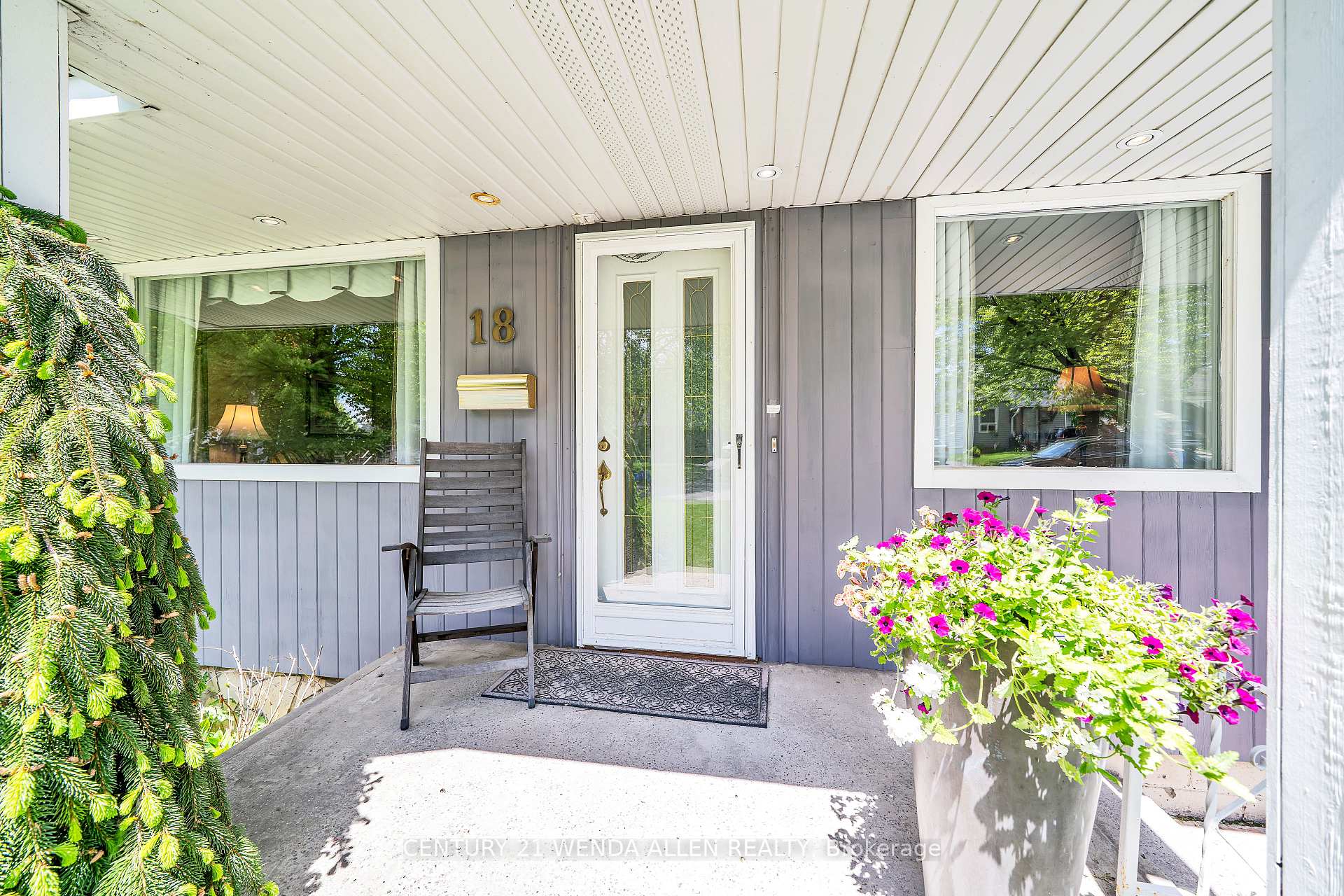 Photo 3 of 18 George Street, Ajax, Central — HOMEH