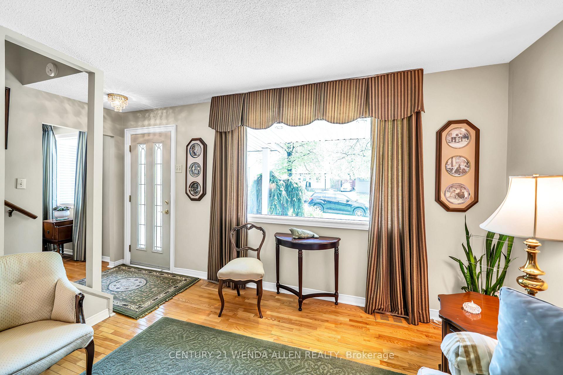 Photo 5 of 18 George Street, Ajax, Central — HOMEH