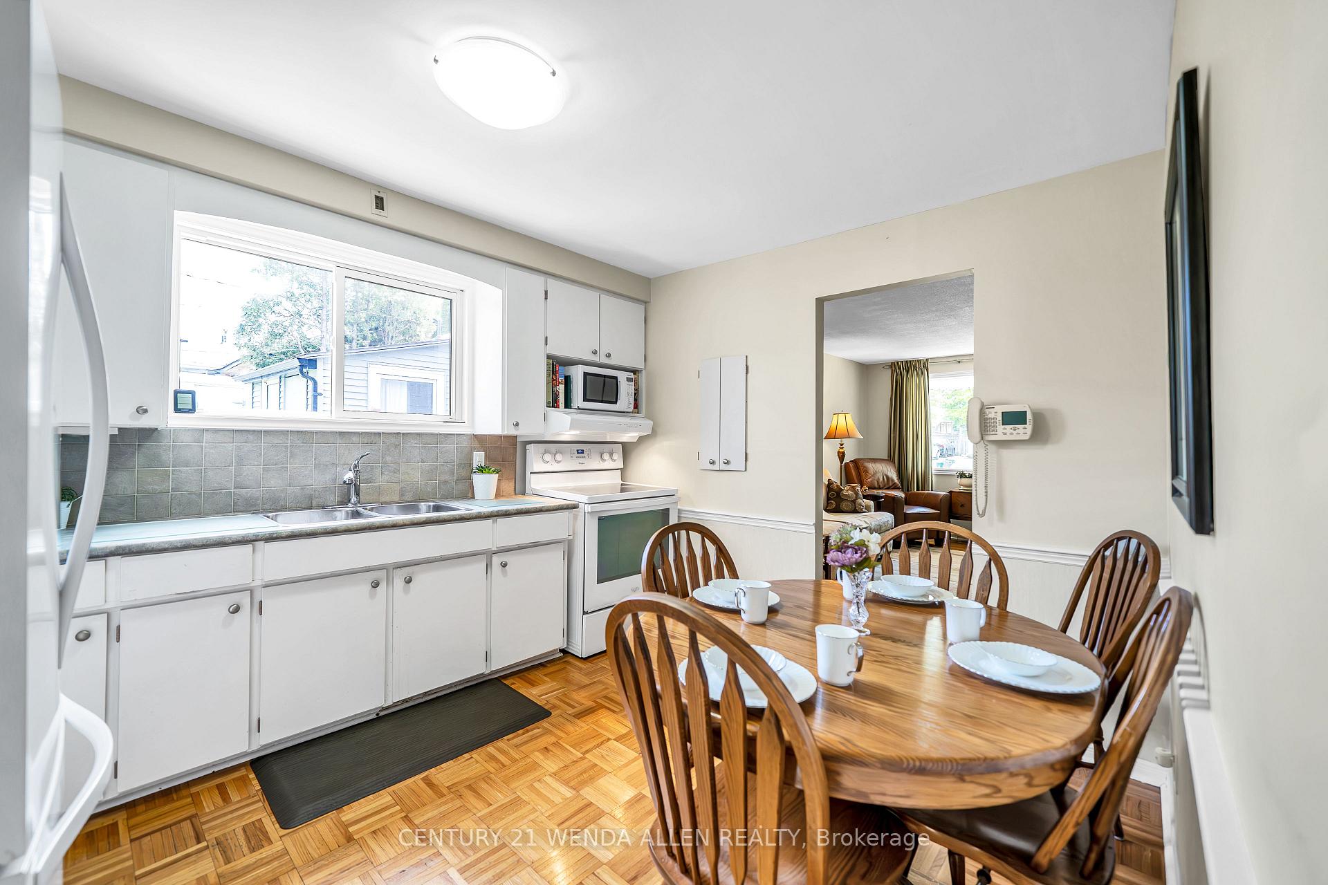 Photo 14 of 18 George Street, Ajax, Central — HOMEH