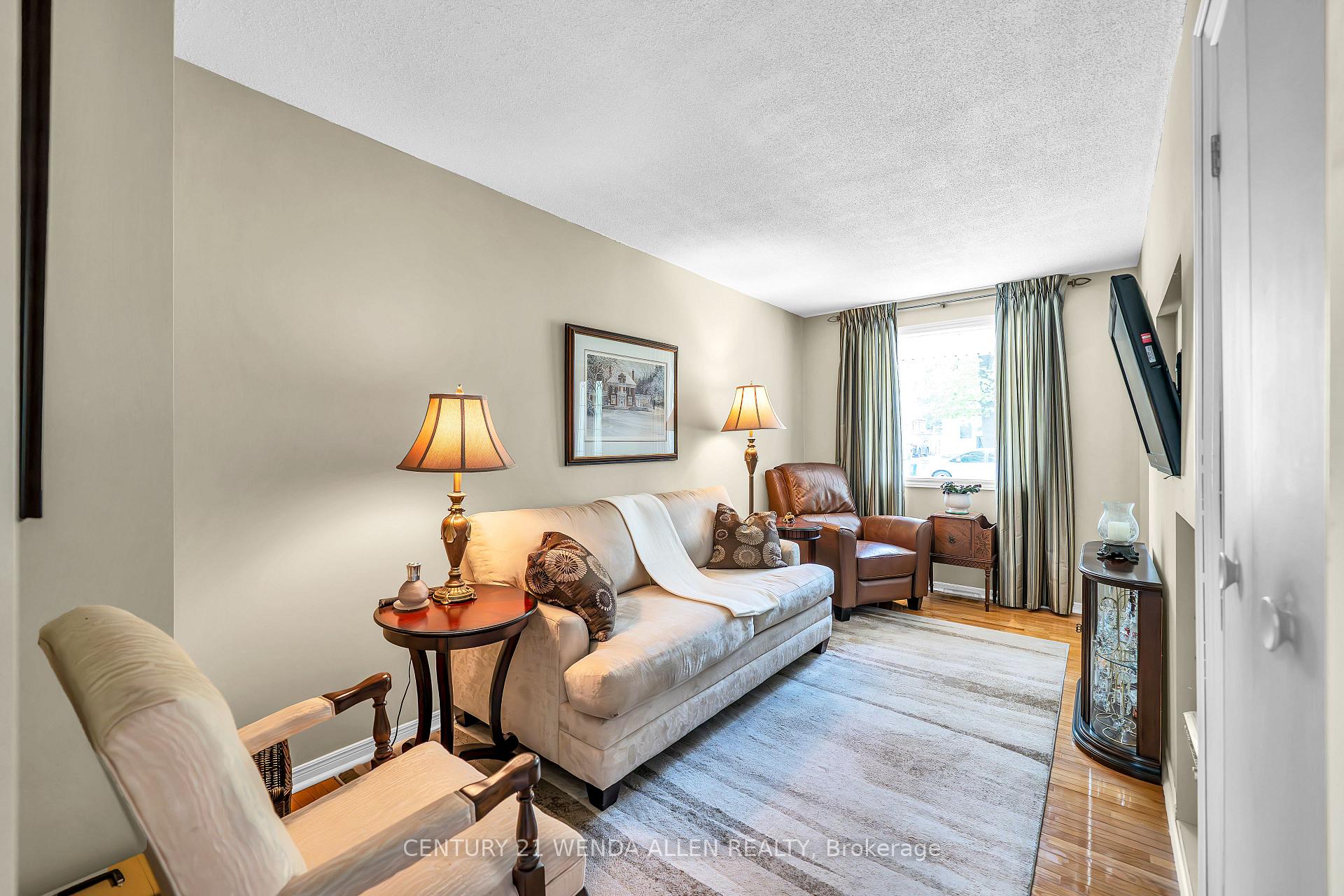 Photo 17 of 18 George Street, Ajax, Central — HOMEH