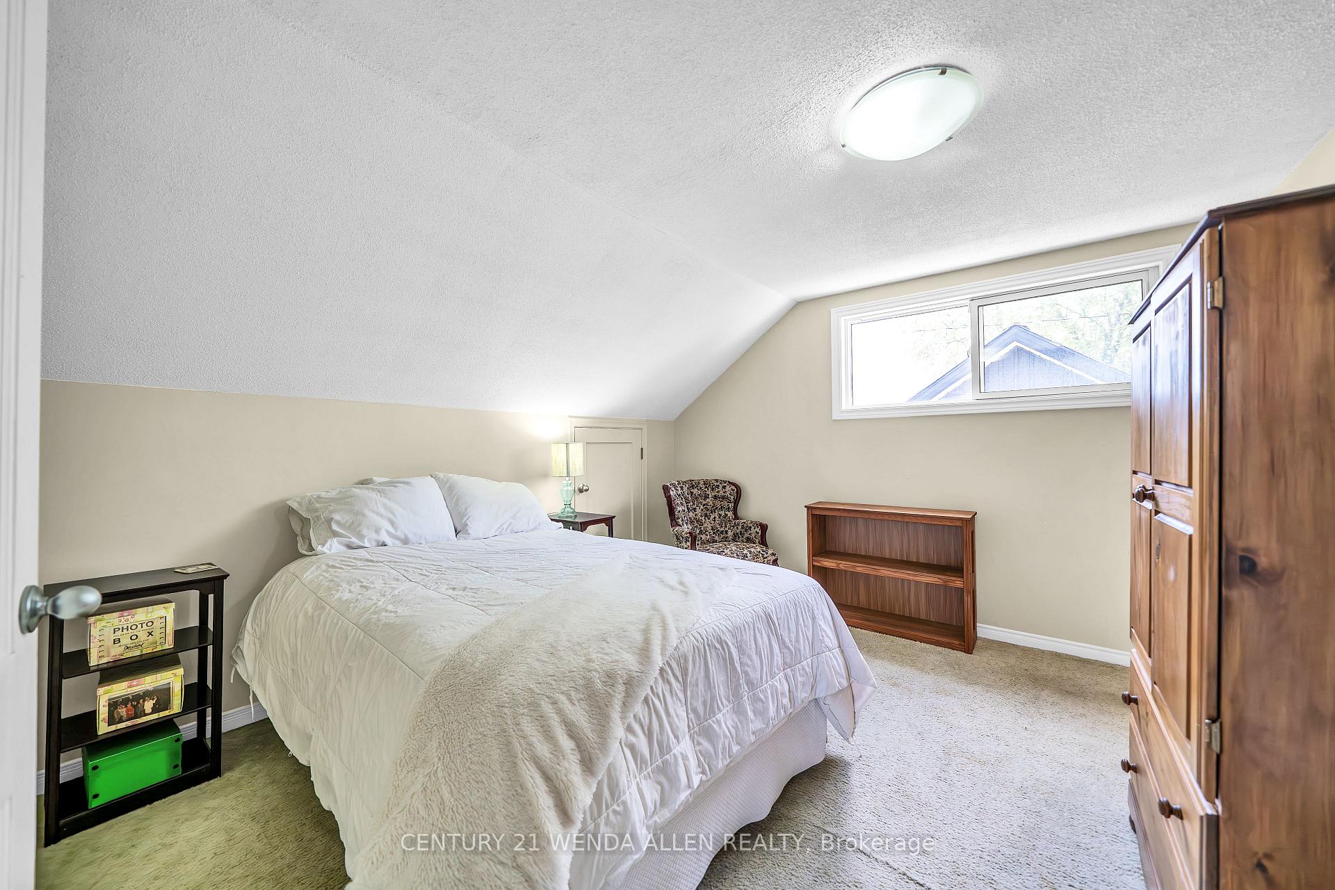 Photo 22 of 18 George Street, Ajax, Central — HOMEH