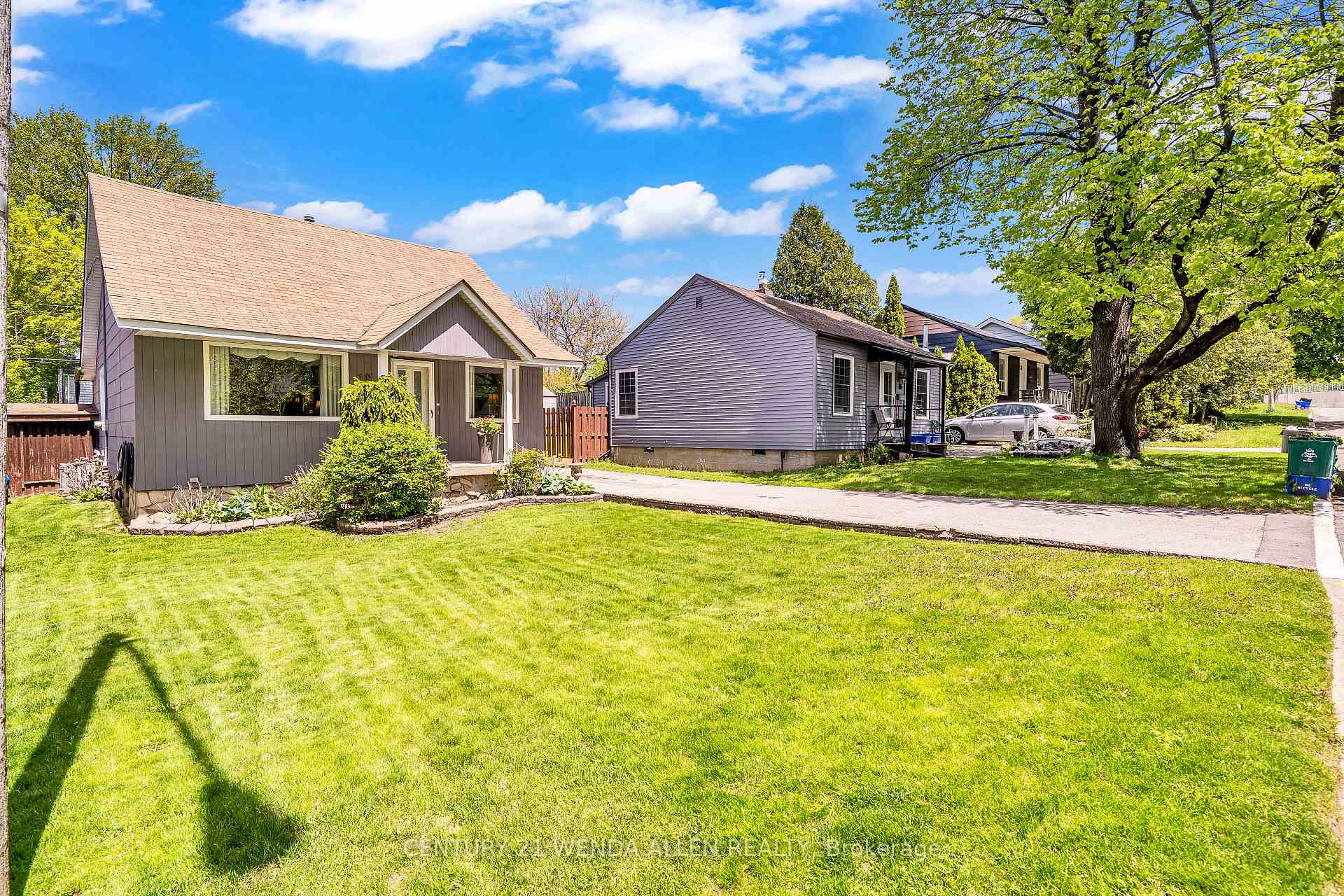 Photo 37 of 18 George Street, Ajax, Central — HOMEH