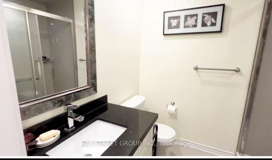 Photo 12 of 37 Heintzman Crescent, Vaughan, Patterson — HOMEH