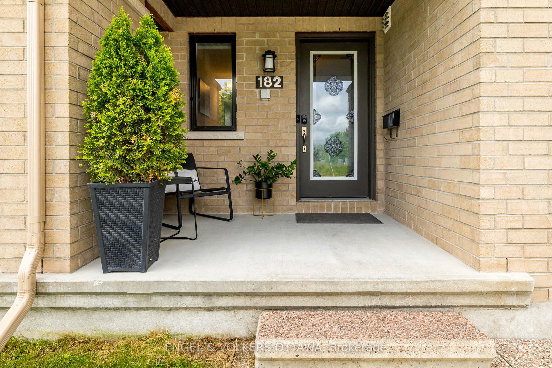 Photo 4 of 182 Poplin Street, Ottawa, Riverside South/Gloucester Glen — HOMEH
