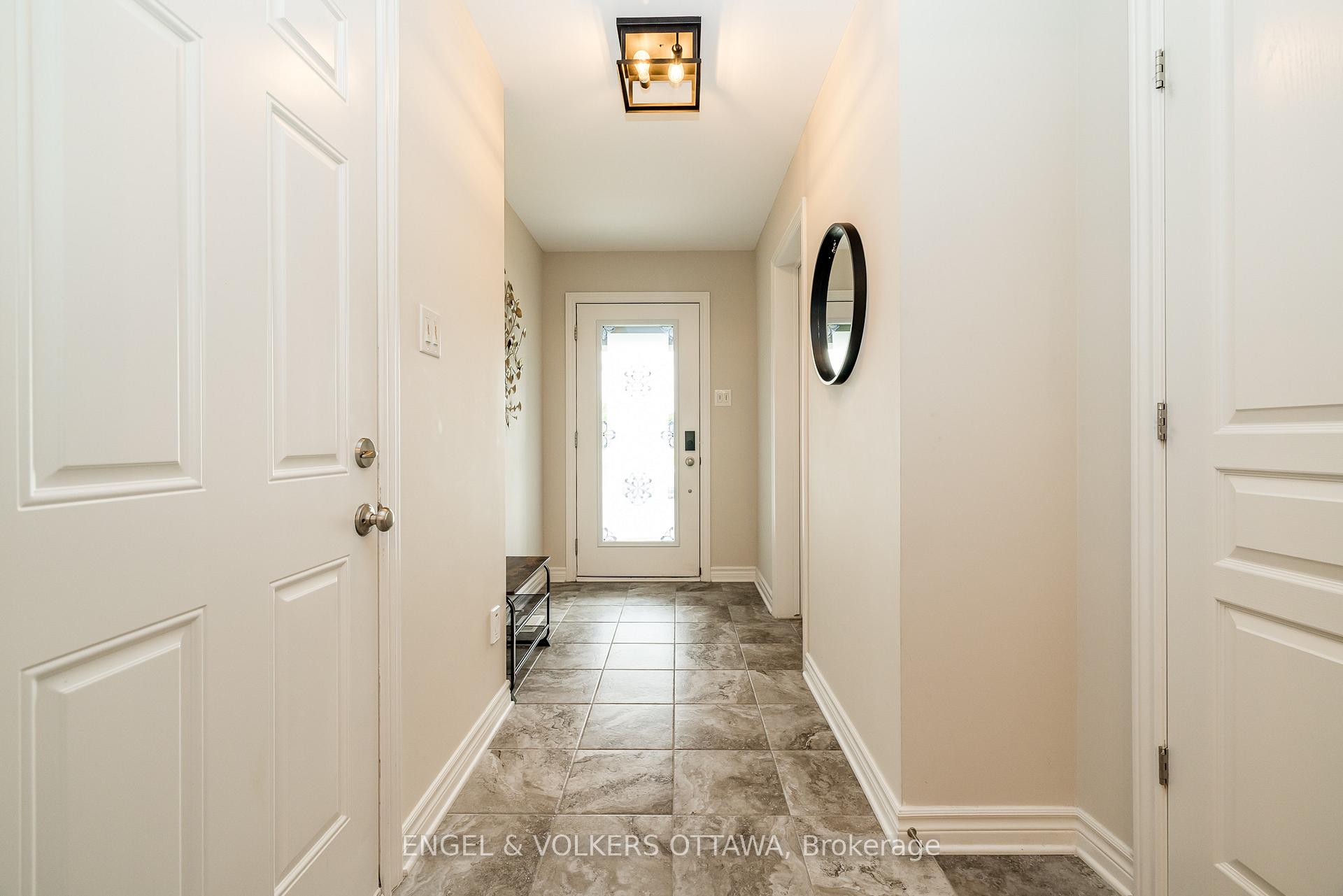 Photo 6 of 182 Poplin Street, Ottawa, Riverside South/Gloucester Glen — HOMEH