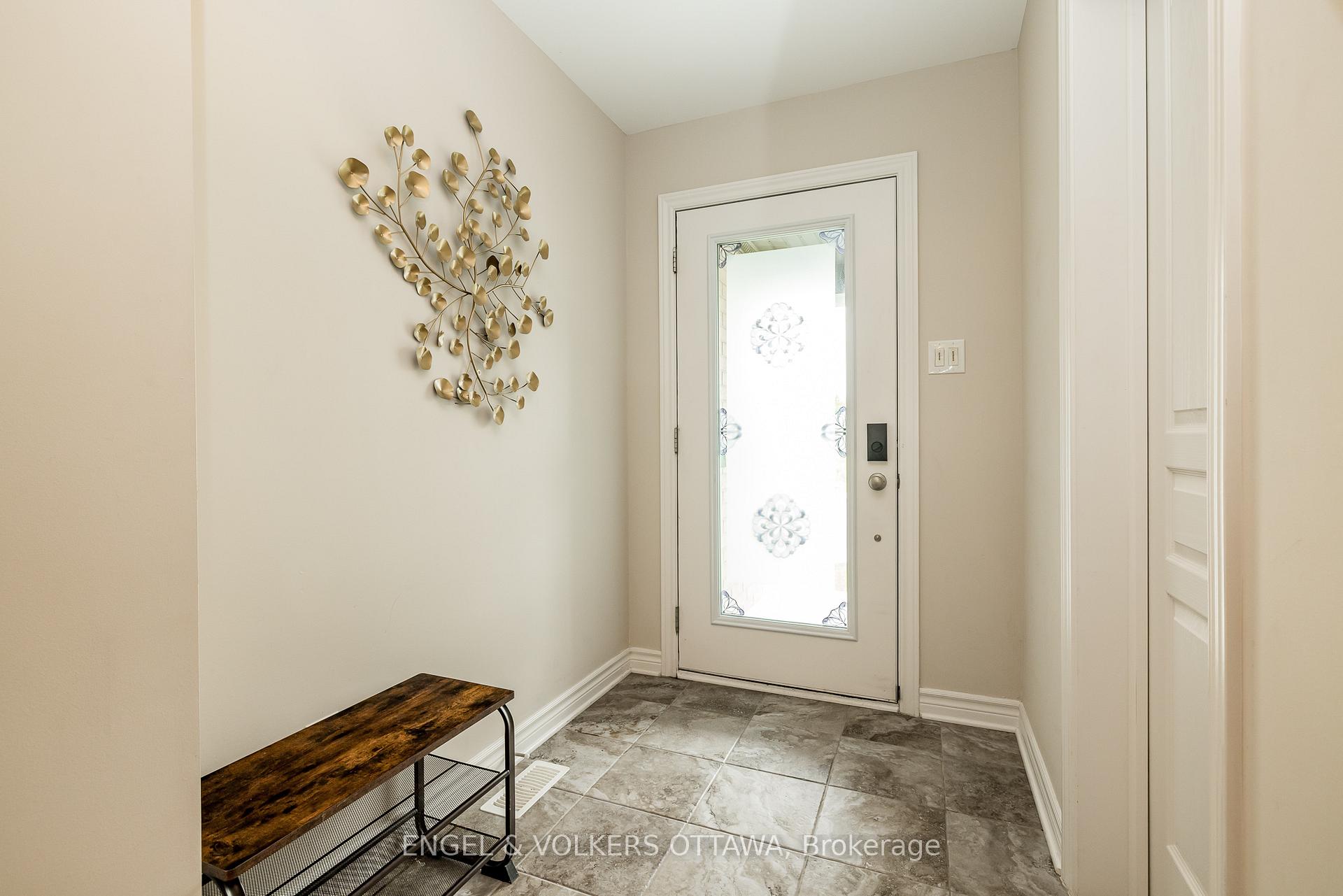 Photo 10 of 182 Poplin Street, Ottawa, Riverside South/Gloucester Glen — HOMEH