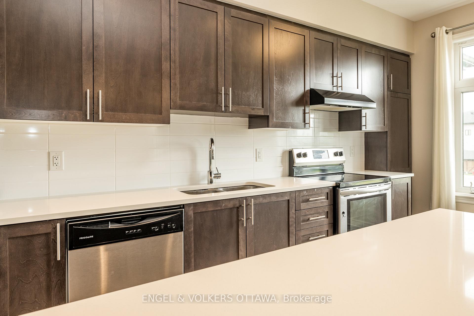 Photo 25 of 182 Poplin Street, Ottawa, Riverside South/Gloucester Glen — HOMEH