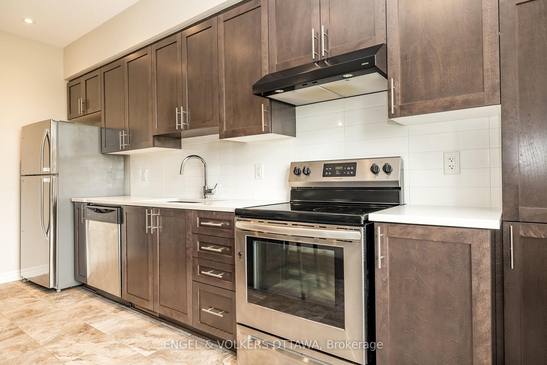 Photo 19 of 182 Poplin Street, Ottawa, Riverside South/Gloucester Glen — HOMEH