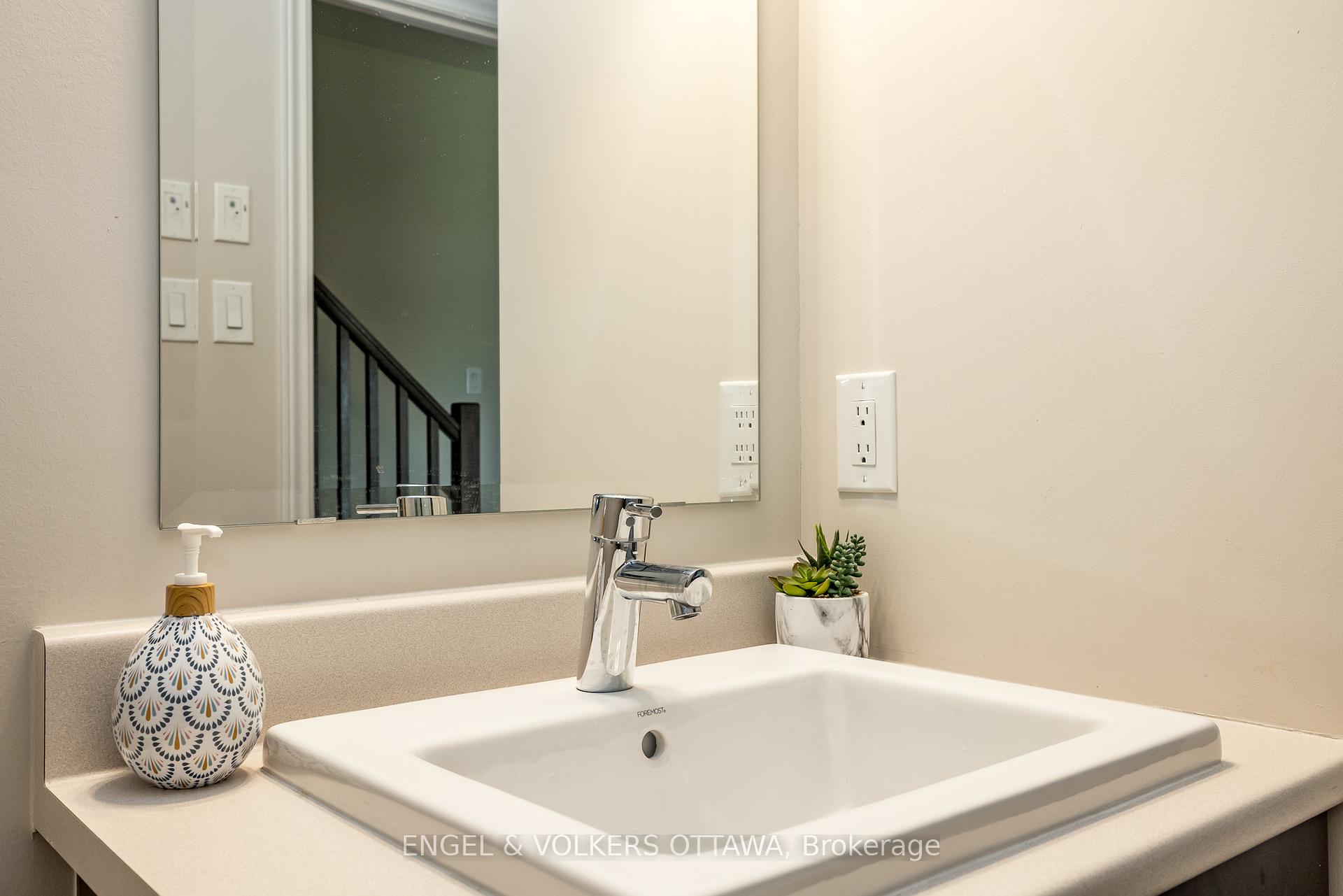 Photo 29 of 182 Poplin Street, Ottawa, Riverside South/Gloucester Glen — HOMEH