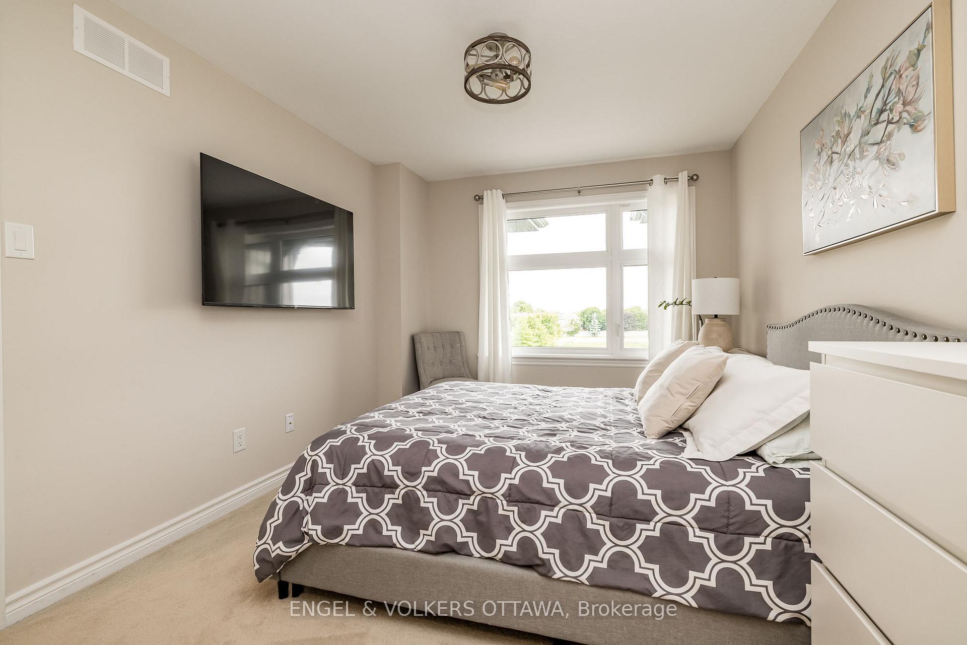 Photo 41 of 182 Poplin Street, Ottawa, Riverside South/Gloucester Glen — HOMEH