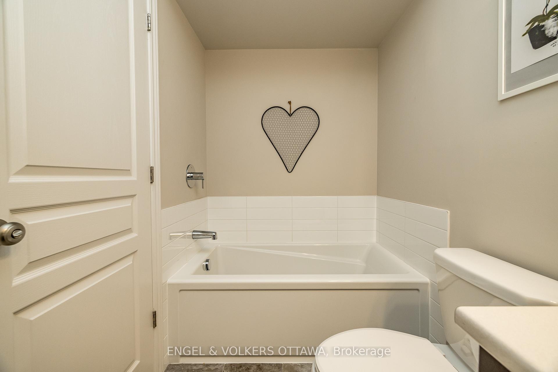 Photo 34 of 182 Poplin Street, Ottawa, Riverside South/Gloucester Glen — HOMEH