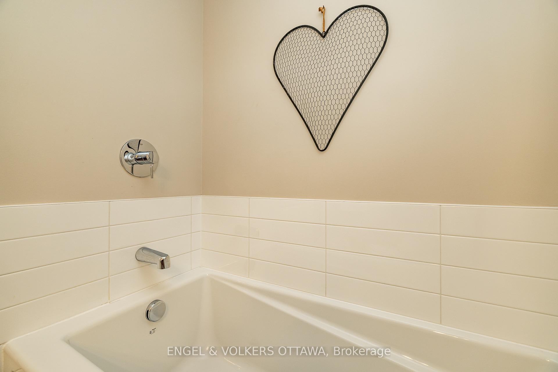 Photo 36 of 182 Poplin Street, Ottawa, Riverside South/Gloucester Glen — HOMEH