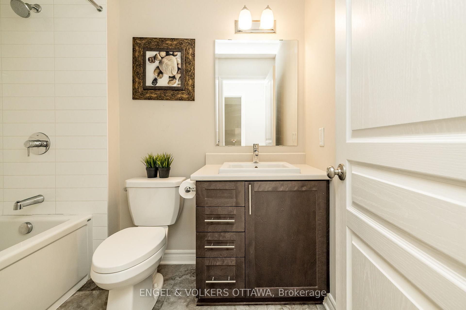 Photo 40 of 182 Poplin Street, Ottawa, Riverside South/Gloucester Glen — HOMEH