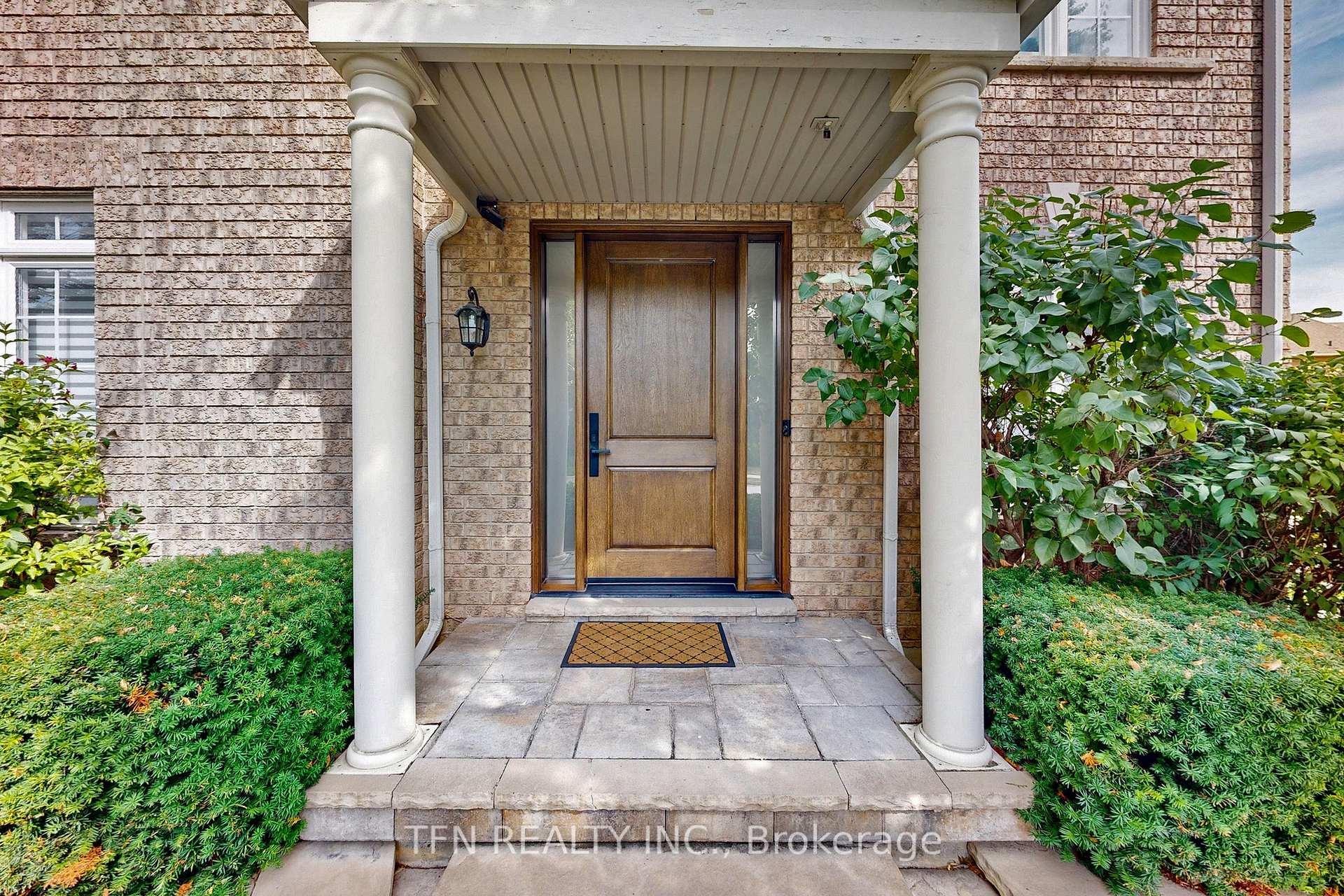Photo 4 of 177 Bentoak Crescent, Vaughan, Patterson — HOMEH