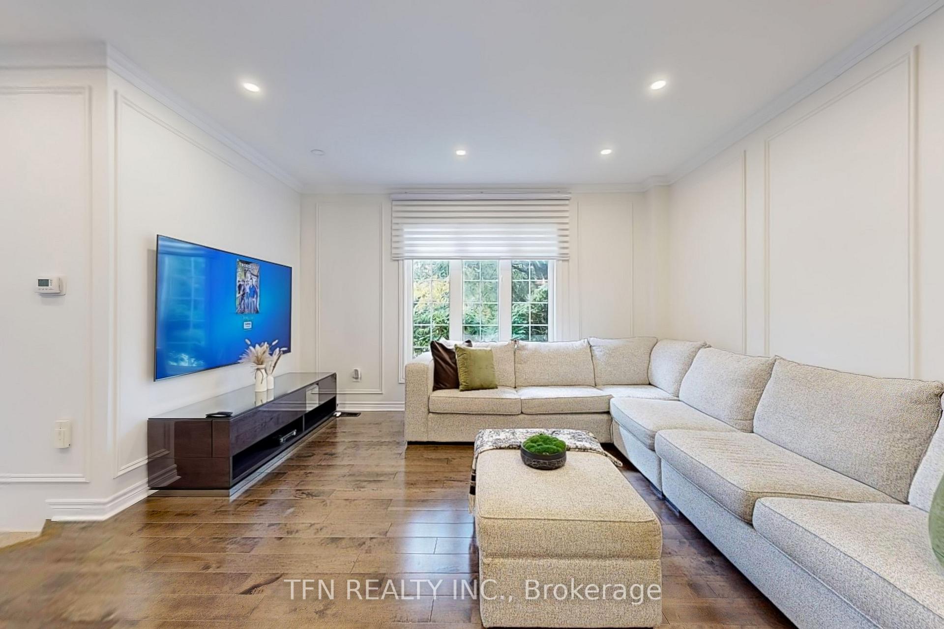 Photo 5 of 177 Bentoak Crescent, Vaughan, Patterson — HOMEH