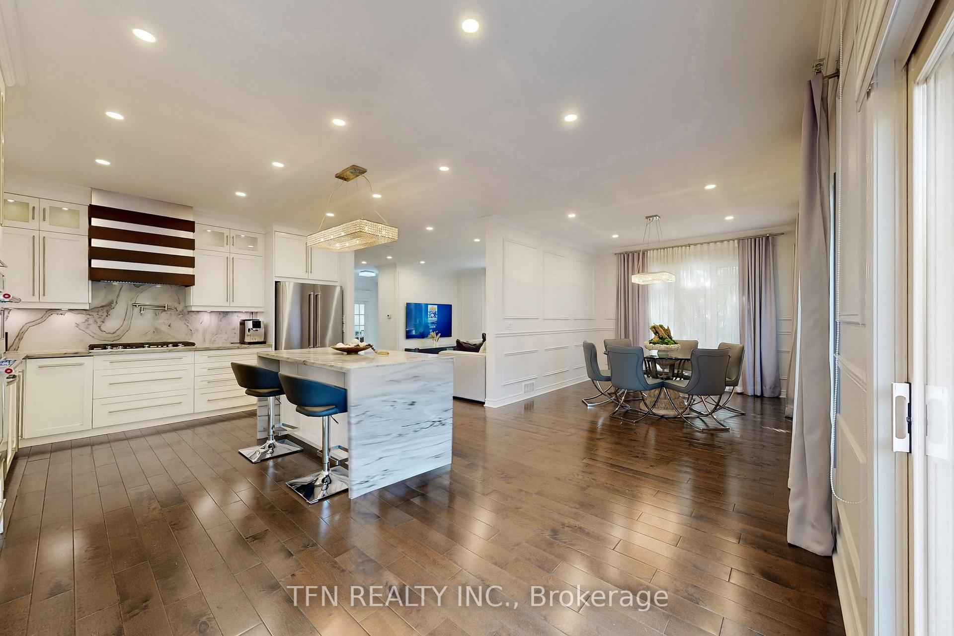 Photo 10 of 177 Bentoak Crescent, Vaughan, Patterson — HOMEH