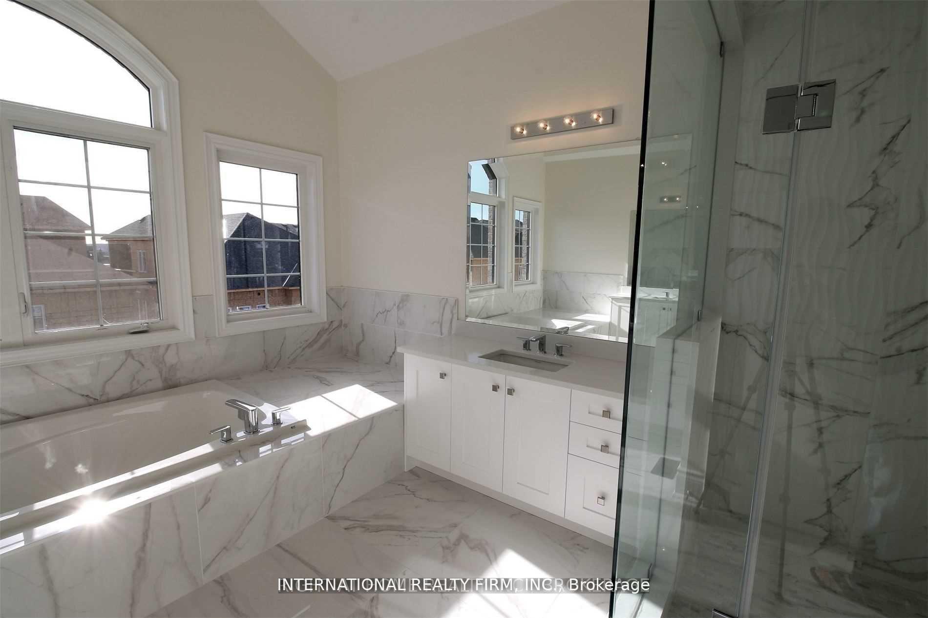 Photo 12 of 25 Fanning Mills Circle, Vaughan, Patterson — HOMEH
