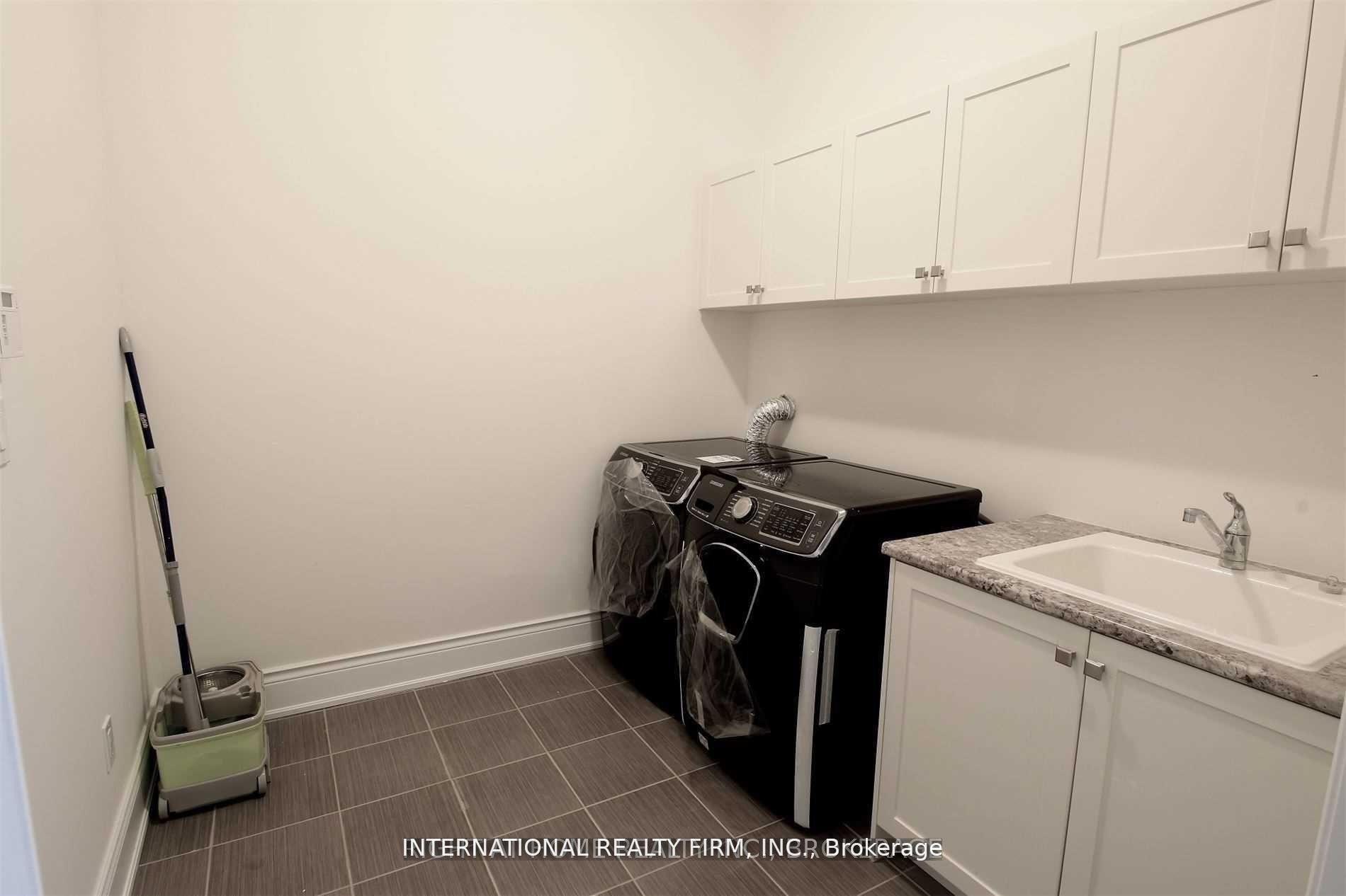 Photo 17 of 25 Fanning Mills Circle, Vaughan, Patterson — HOMEH