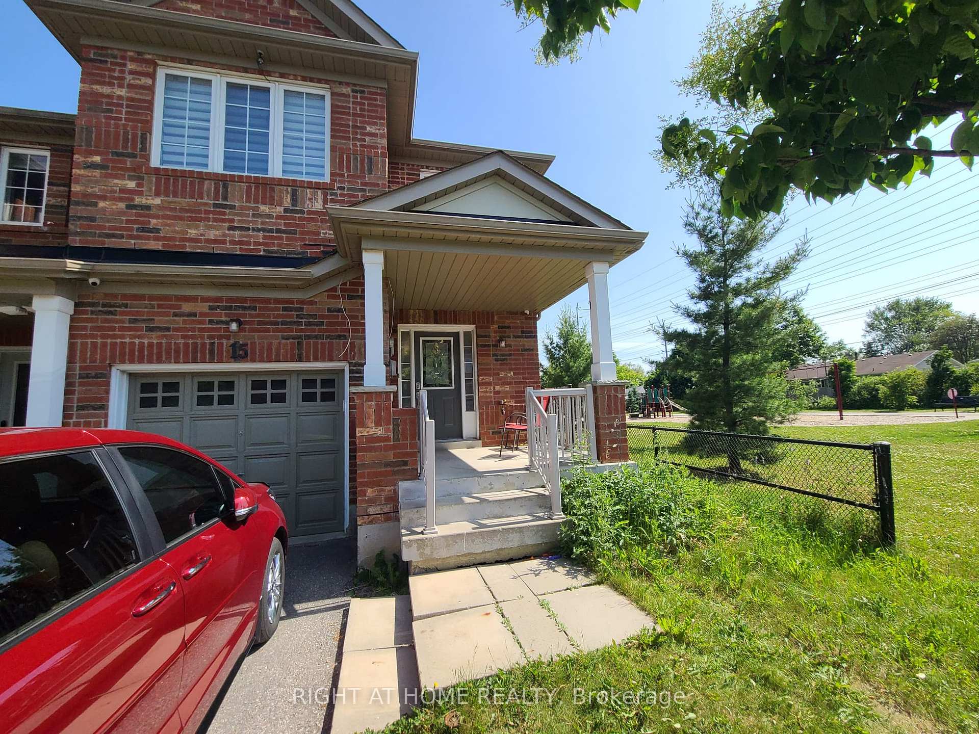 Photo 2 of 15 Michaelman Road, Ajax, South East — HOMEH