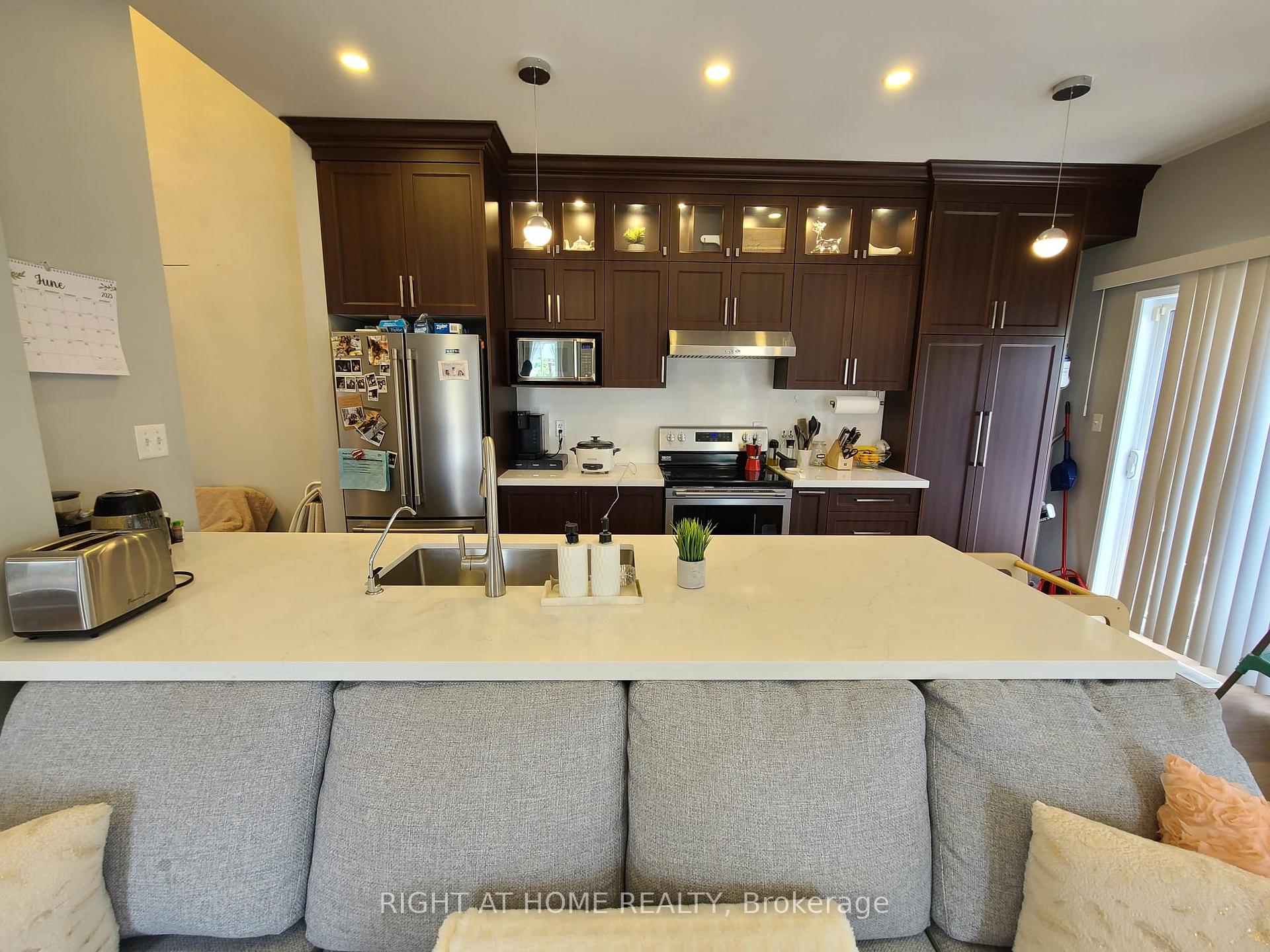 Photo 7 of 15 Michaelman Road, Ajax, South East — HOMEH