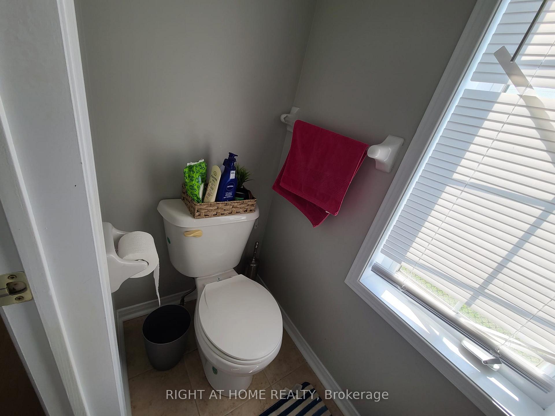 Photo 10 of 15 Michaelman Road, Ajax, South East — HOMEH