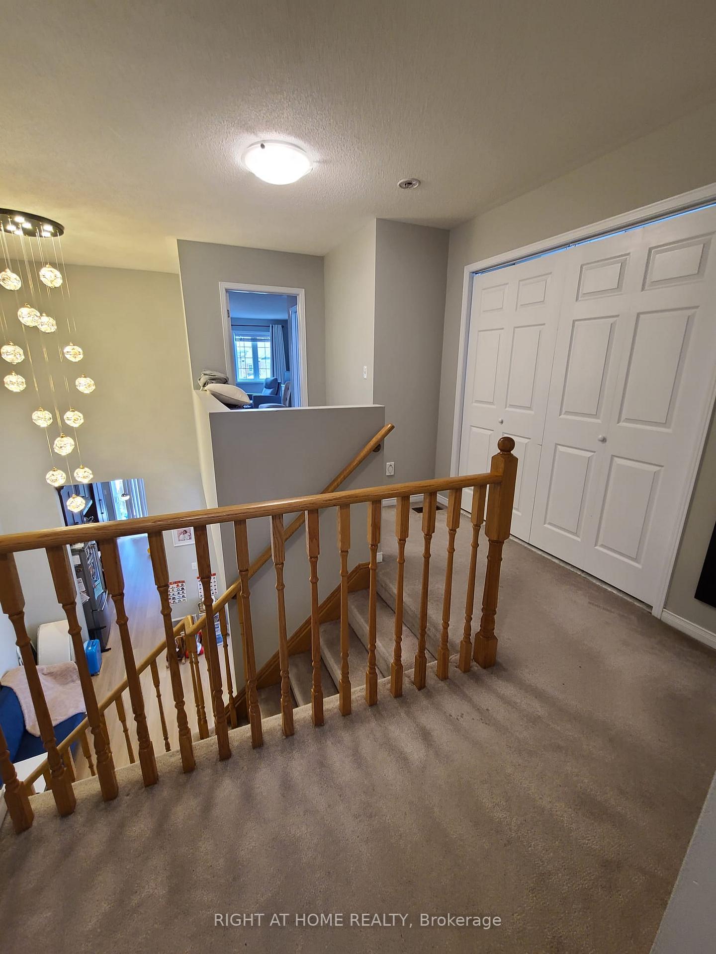 Photo 11 of 15 Michaelman Road, Ajax, South East — HOMEH